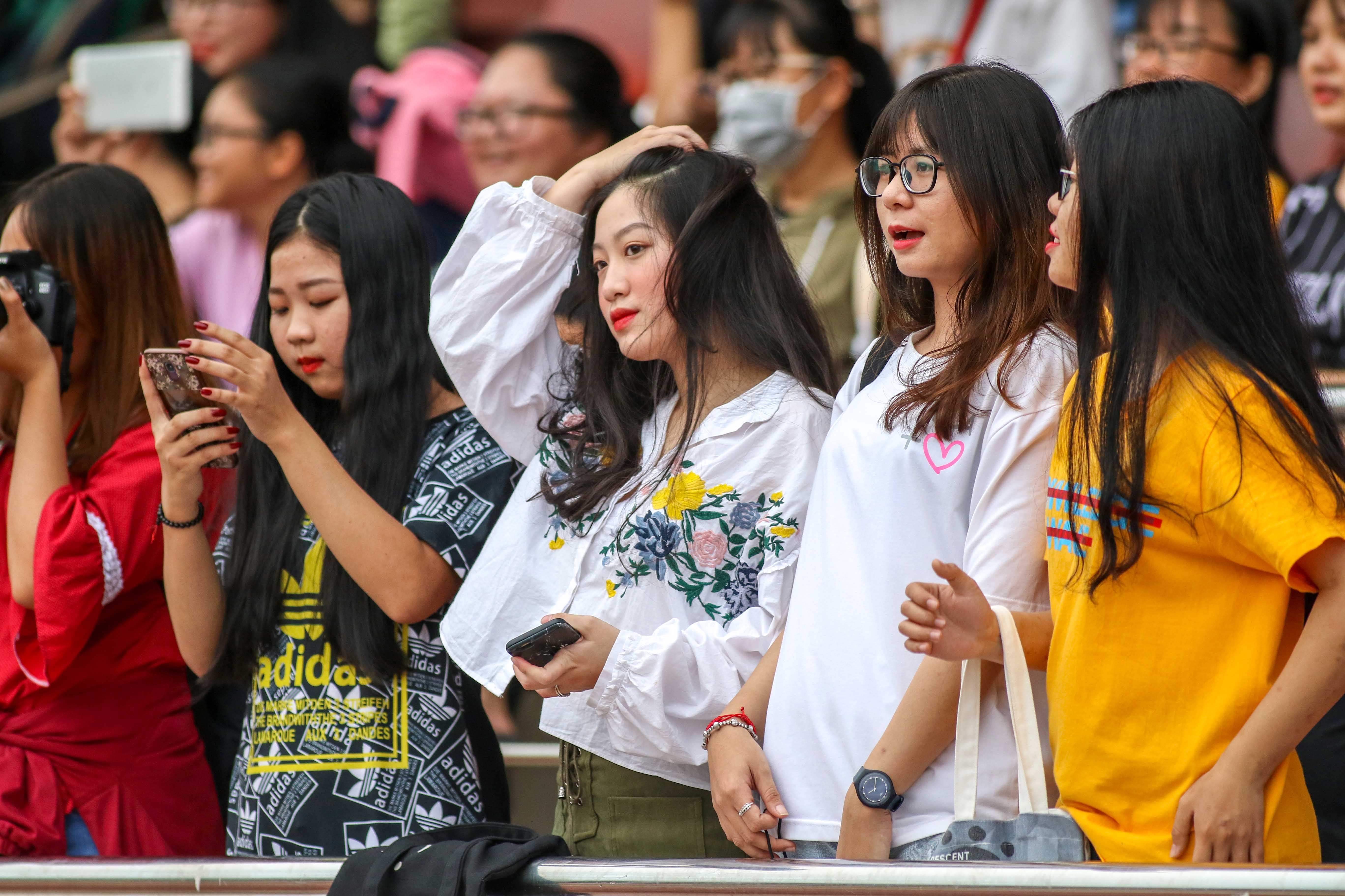 nguyen van toan,  nguyen phong hong duy,  hagl,  nhuom toc,  v.league,  CLB TPHCM anh 10