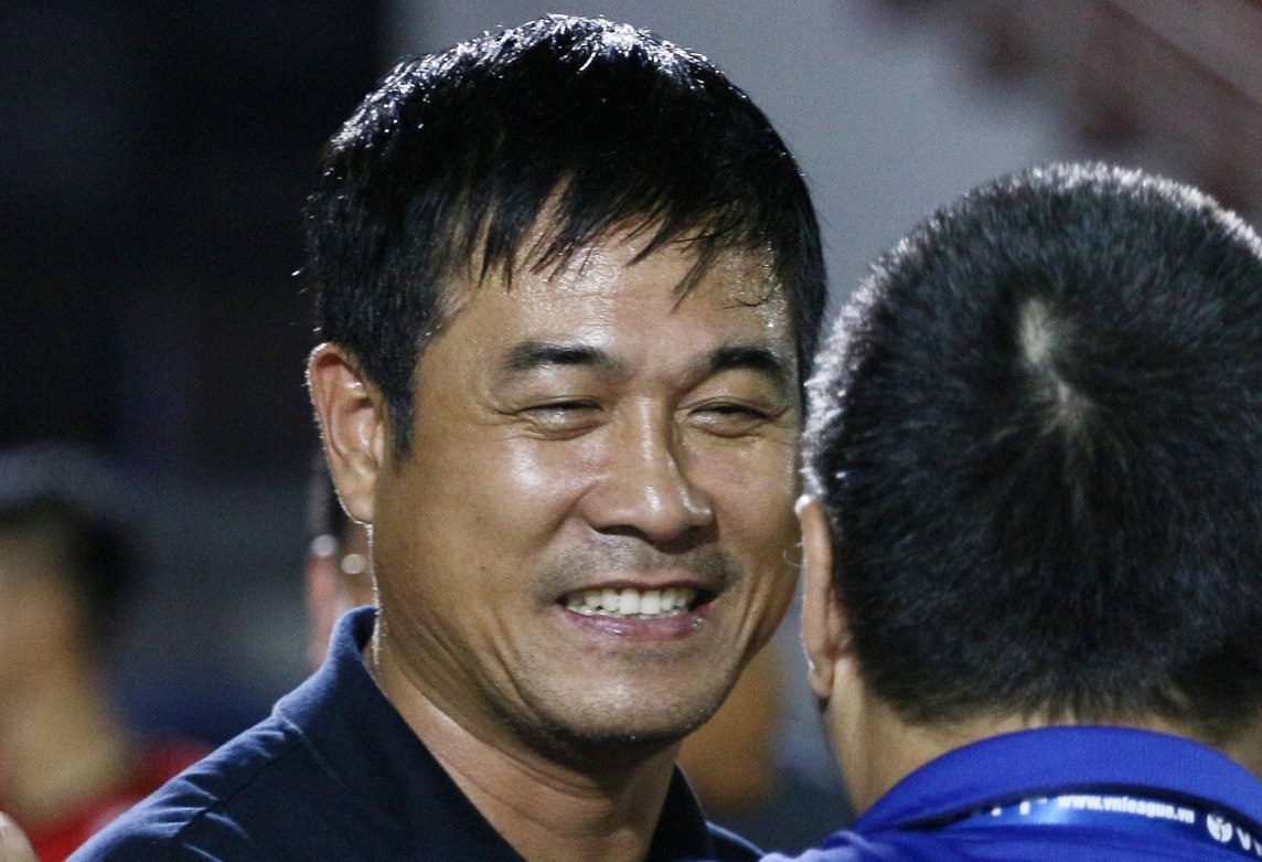 Chu tich Huu Thang tam thoi dan dat CLB TP.HCM hinh anh