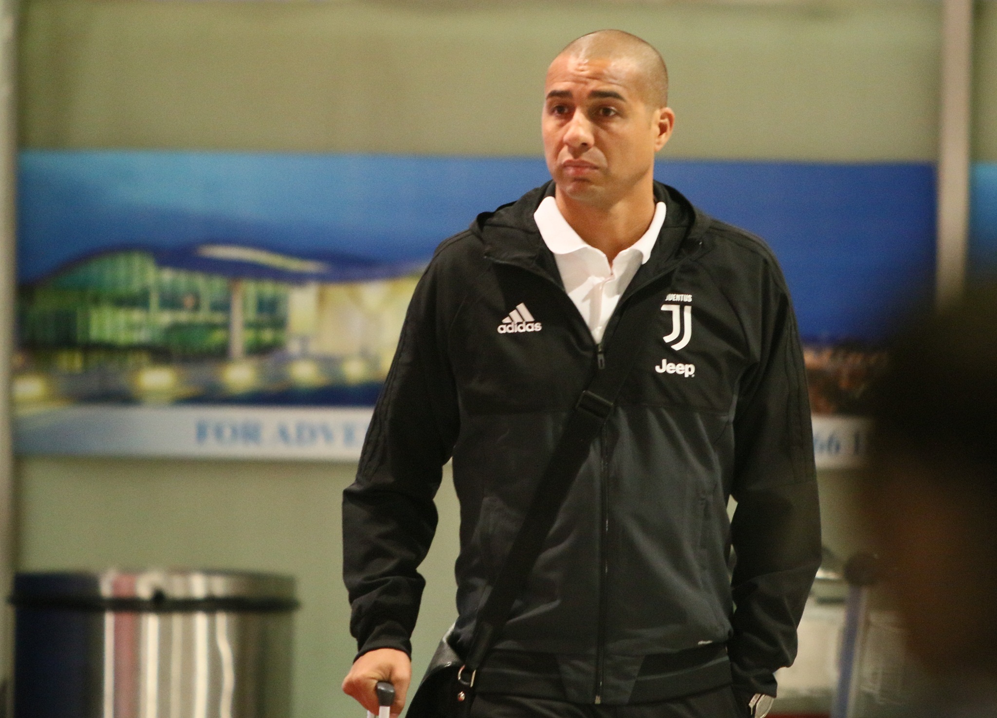 Fan tang non la cho cuu danh thu David Trezeguet cua Juventus hinh anh