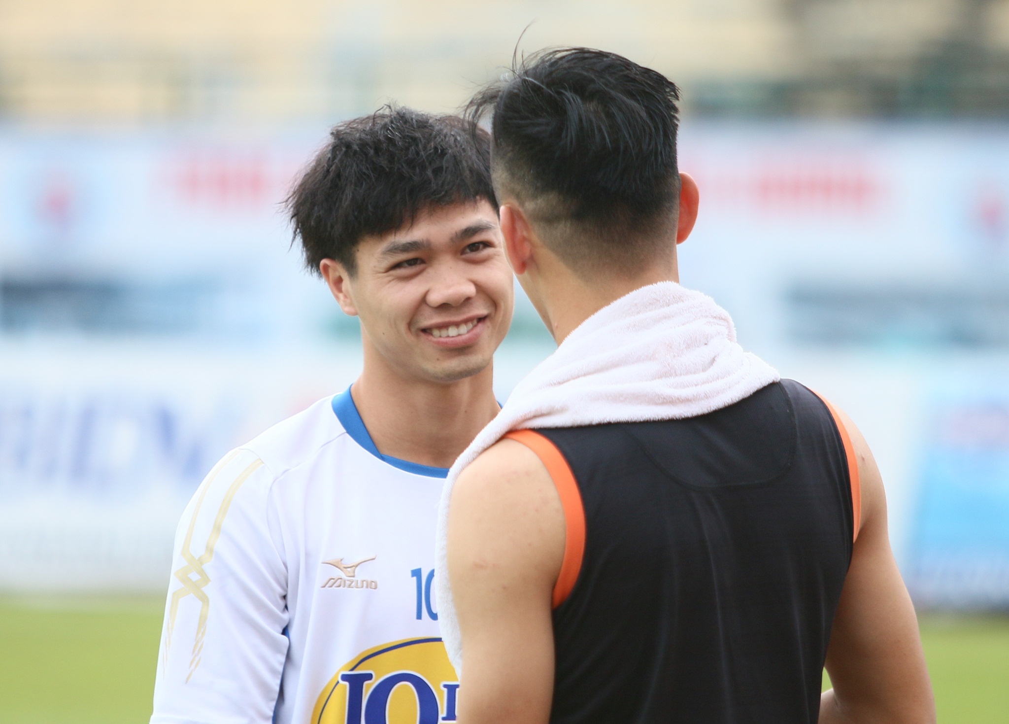 HAGL,  Cong Phuong,  Nguyen Tien Linh,  Binh Duong,  vua pha luoi,  noi binh,  V League anh 2