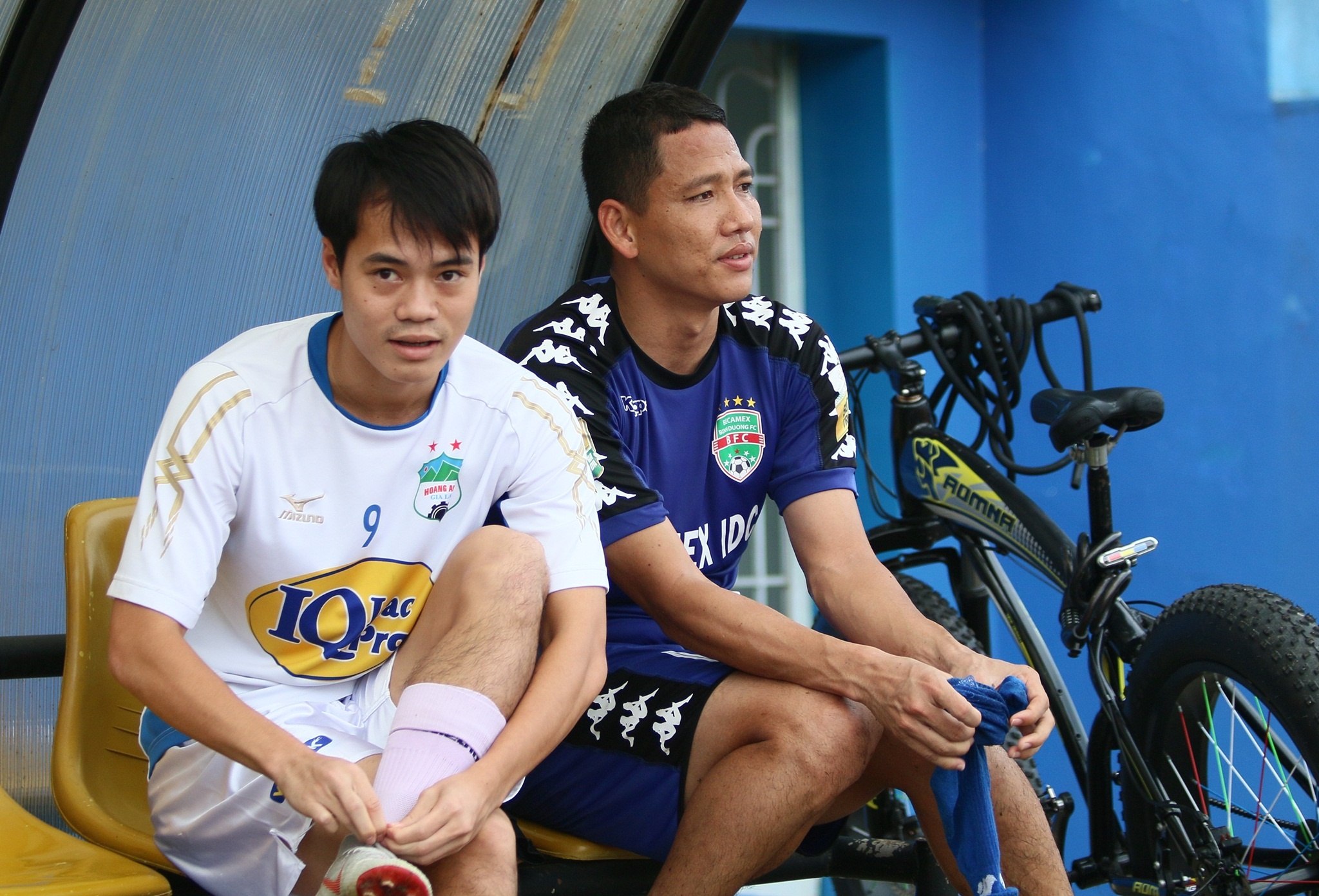 HAGL,  Cong Phuong,  Nguyen Tien Linh,  Binh Duong,  vua pha luoi,  noi binh,  V League anh 4