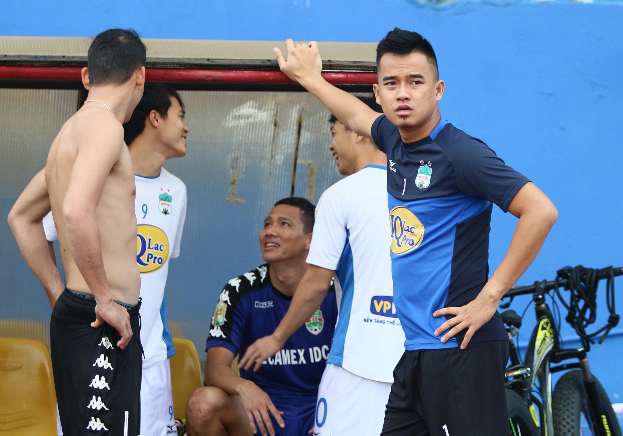 HAGL,  Cong Phuong,  Nguyen Tien Linh,  Binh Duong,  vua pha luoi,  noi binh,  V League anh 5