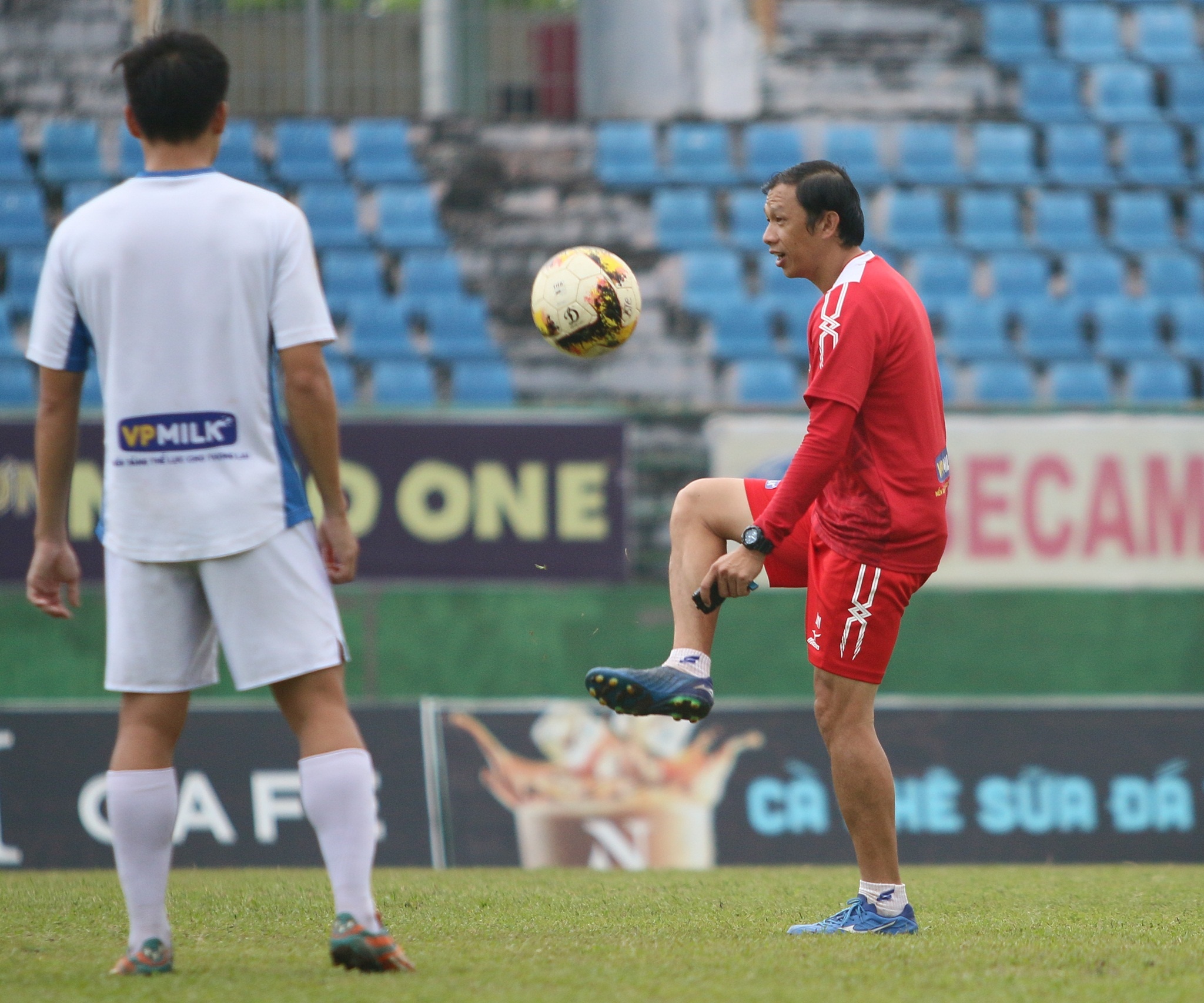 HAGL,  Cong Phuong,  Nguyen Tien Linh,  Binh Duong,  vua pha luoi,  noi binh,  V League anh 6
