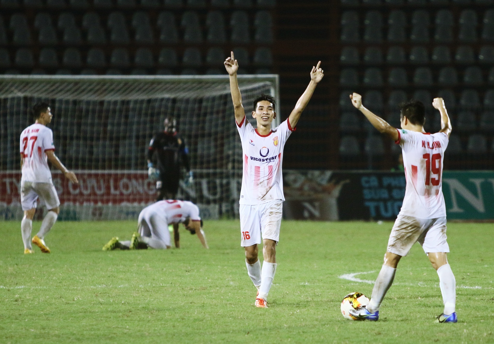 nguyen van sy,  can tho,  nam dinh,  v league,  rot hang,  cdv, anh 10