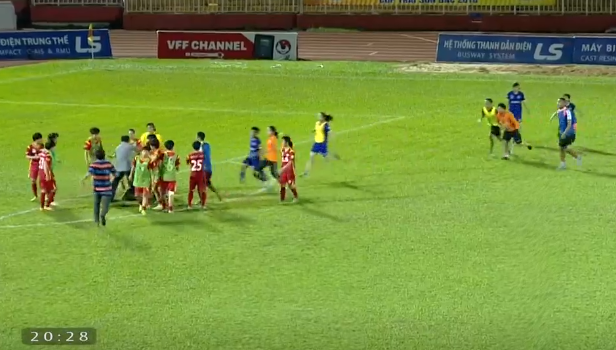 loạn đả, đánh nhau, bóng đá nữ, nữ cầu thủ, TP.HCM, Than Khoáng sản ảnh 2 loan da, danh nhau, bong da nu, nu cau thu, TP.HCM, Than Khoang san anh 2