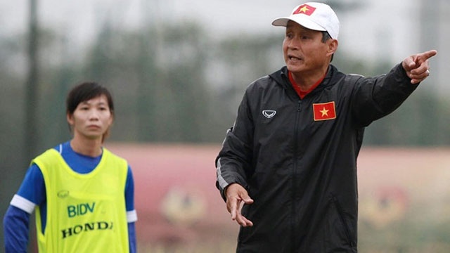 HLV Mai Duc Chung: 'Ky luat nu cau thu danh nhau nen co tinh giao duc' hinh anh