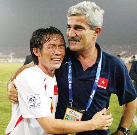 Lê Tấn Tài, Bình Dương, Hà Nội, AFF Cup, nhà vô địch, V League ảnh 2 Le Tan Tai, Binh Duong, Ha Noi, AFF Cup, nha vo dich, V League anh 2
