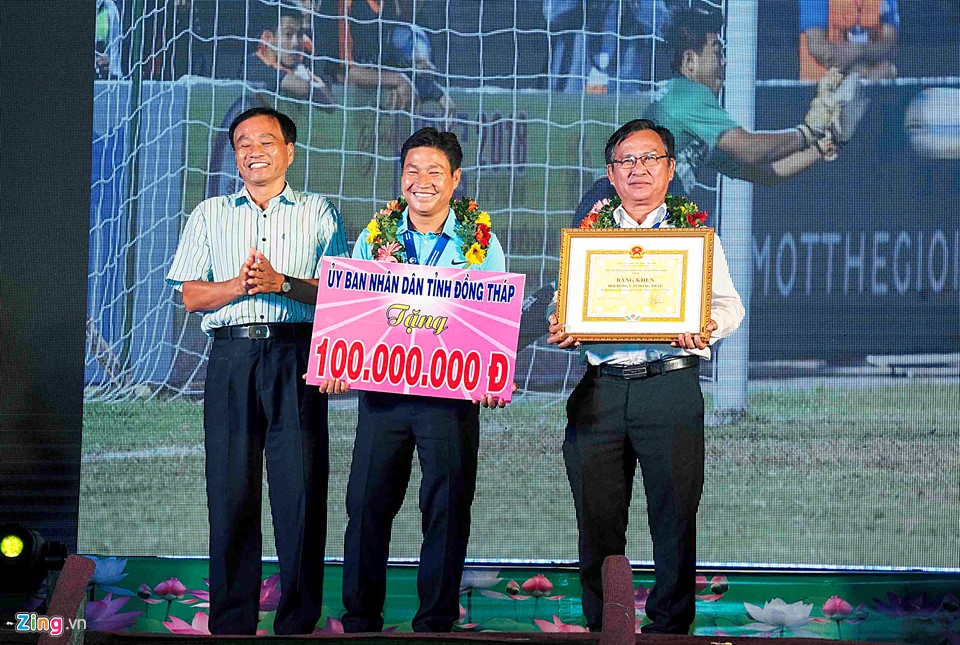 dong thap,  u19 viet nam,  bui van dong,  hoang anh tuan,  u19 dong thap,  tran cong minh,  u19 quoc gia,  u19 chau a anh 3