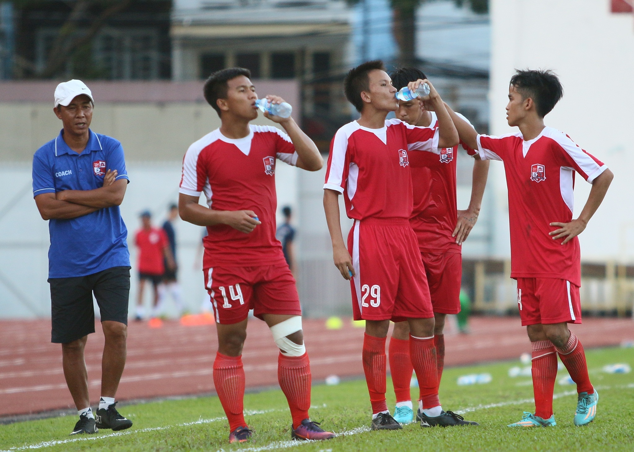 dong nai,  tieu cuc,  dan xep ty so,  CLB Dong Nai,  giai hang ba,  mai thanh hung anh 4