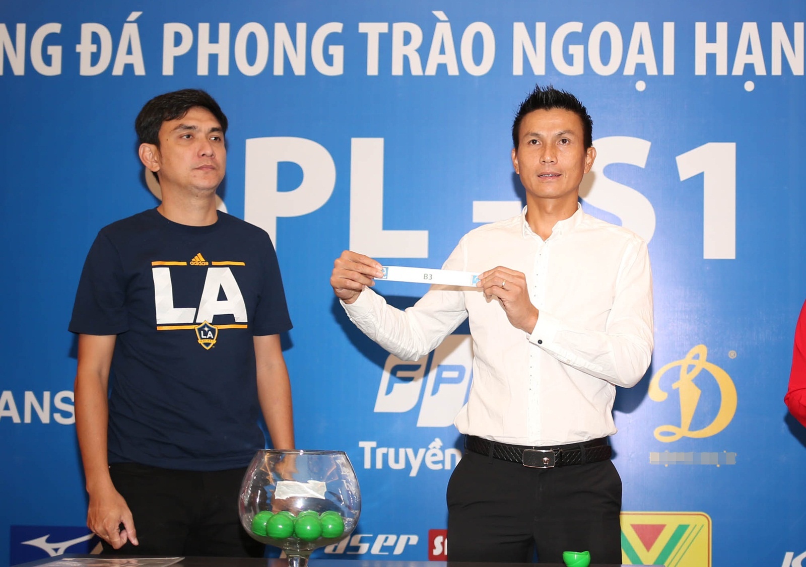 Saigon Premier League,  SPL,  cau thu chuyen nghiep,  bong da phui,  san 7,  phui anh 3