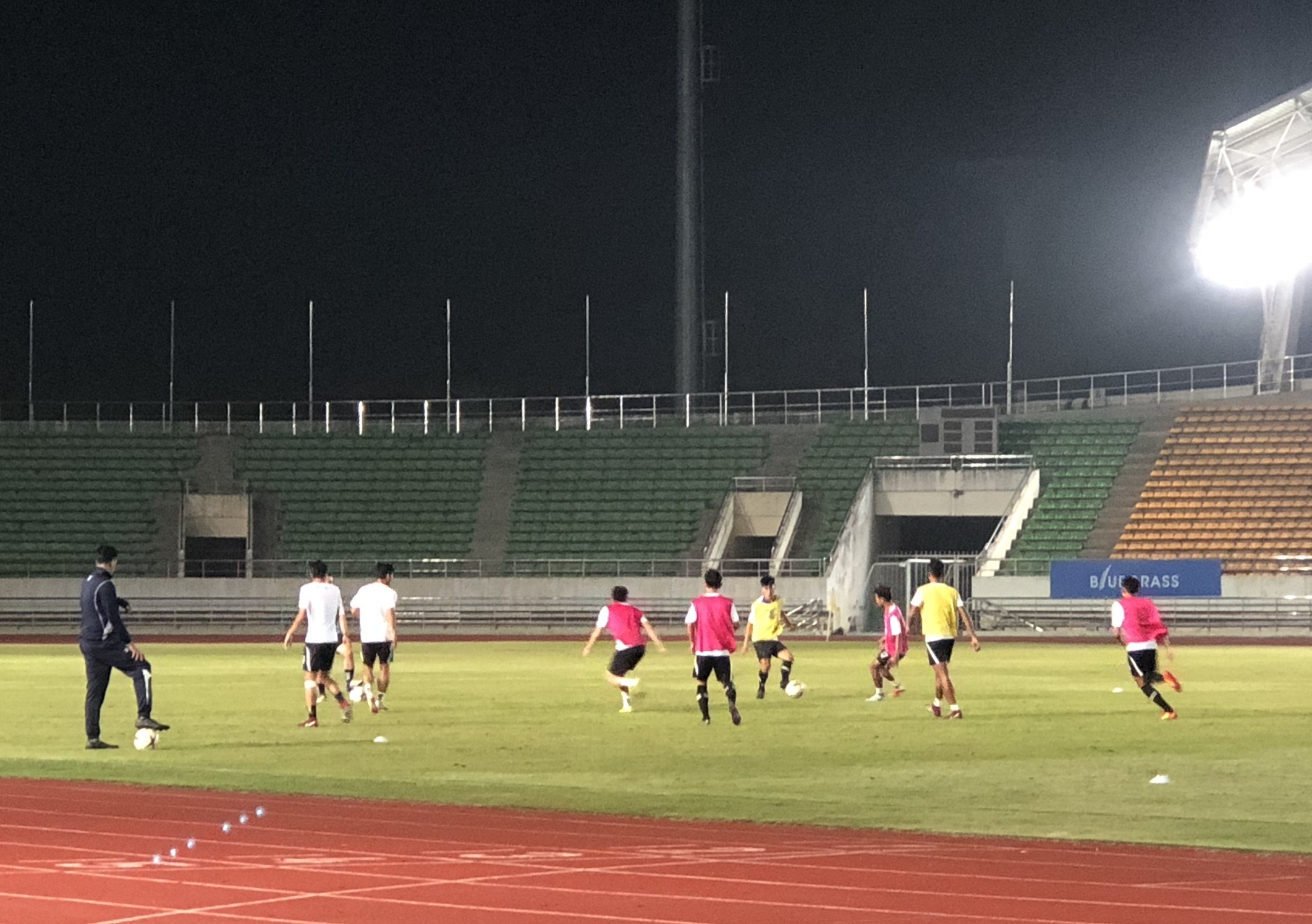 lào, aff cup, aff 2018, tuyển việt nam, Varadaraju Sundramoorthy, park hang seo, đinh thanh trung, dương thanh hào ảnh 1 lao, aff cup, aff 2018, tuyen viet nam, Varadaraju Sundramoorthy, park hang seo, dinh thanh trung, duong thanh hao anh 1