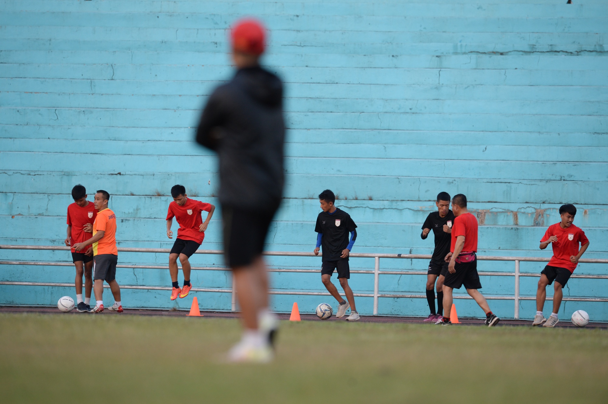 đội tuyển Việt Nam, Việt Nam, Lào, AFF Cup, sân bê tông, Park Hang Seo ảnh 5 doi tuyen Viet Nam, Viet Nam, Lao, AFF Cup, san be tong, Park Hang Seo anh 5