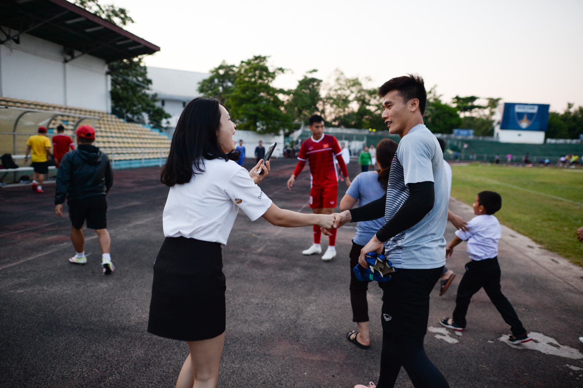 đội tuyển Việt Nam, Việt Nam, Lào, AFF Cup, sân bê tông, Park Hang Seo ảnh 11 doi tuyen Viet Nam, Viet Nam, Lao, AFF Cup, san be tong, Park Hang Seo anh 11