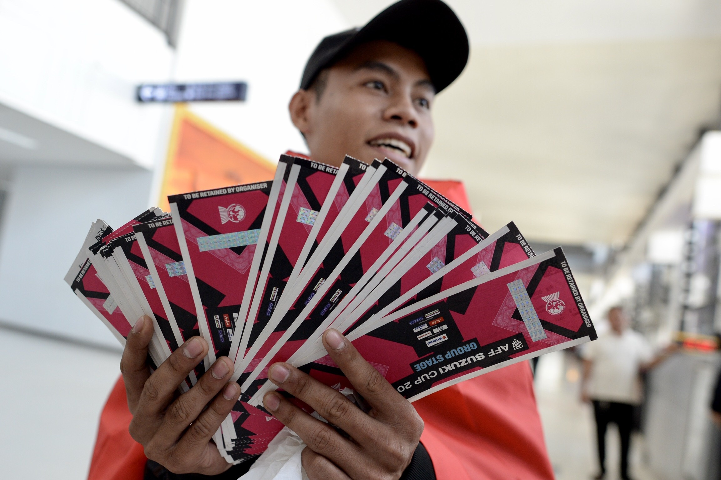 fan Lao,  nu CDV Viet Nam,  Lao,  AFF Cup,  Viet Nam,  Ha Duc Chinh,  Nguyen Quang Hai,  AFF anh 11