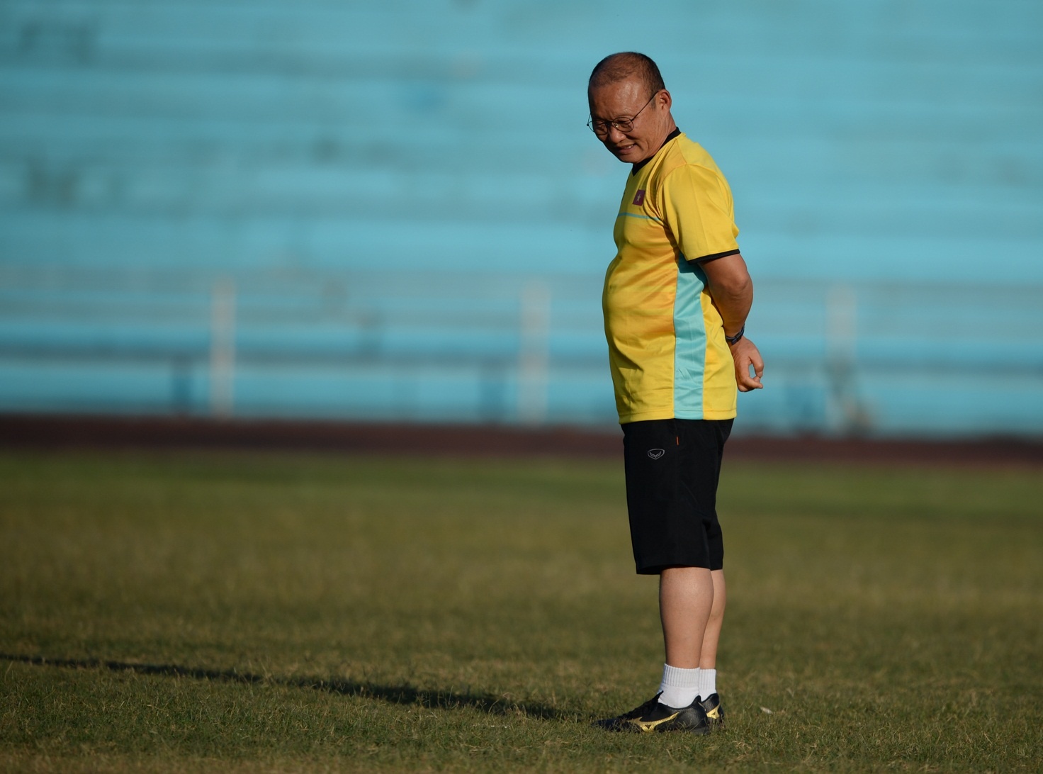 HLV Park Hang-seo muon ‘giau bai’ truoc tran gap Lao hinh anh