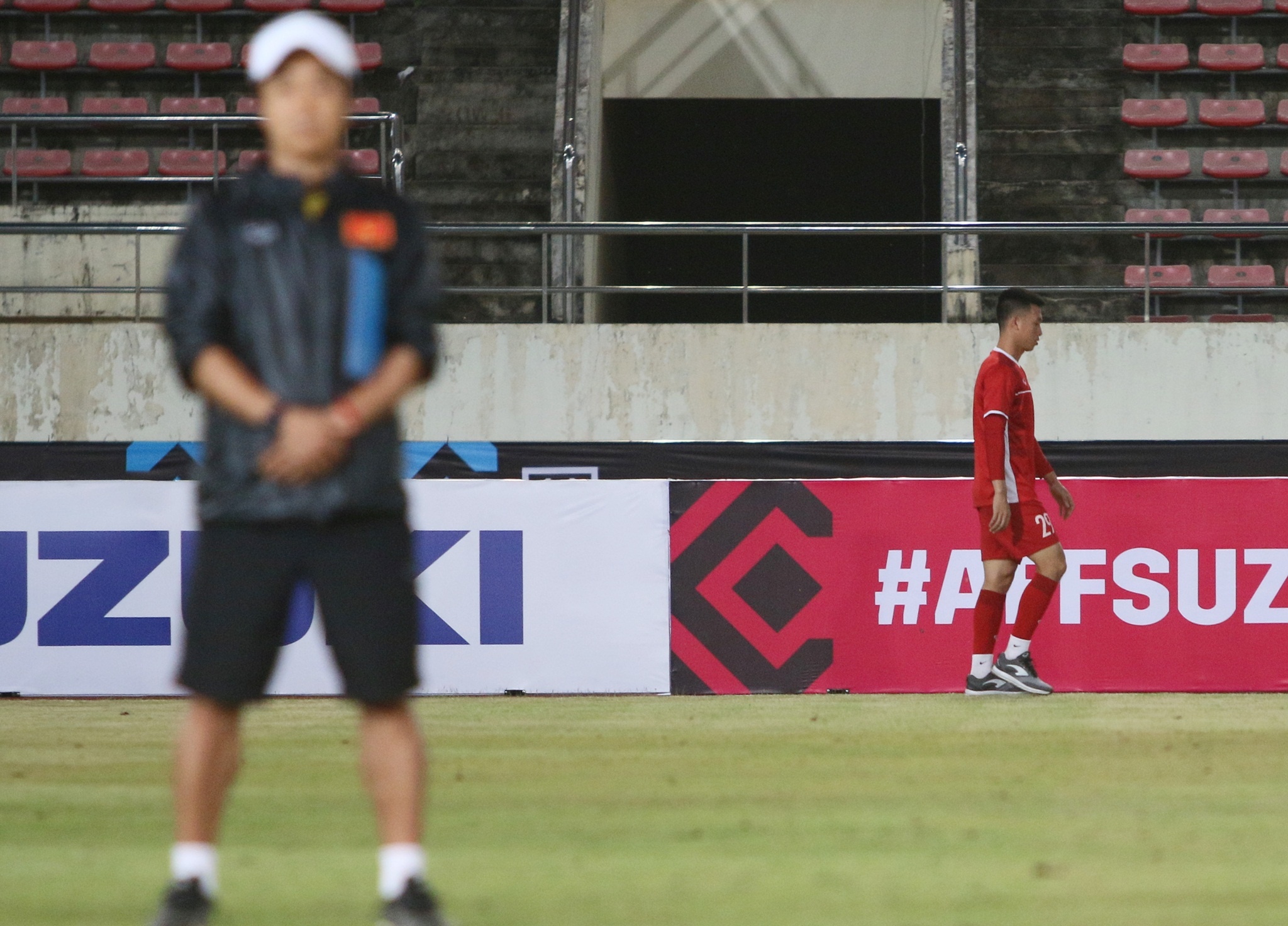 Nguyen Huy Hung,  AFF,  AFF Cup,  Park Hang Seo,  Lao,  doi tuyen Viet Nam anh 2