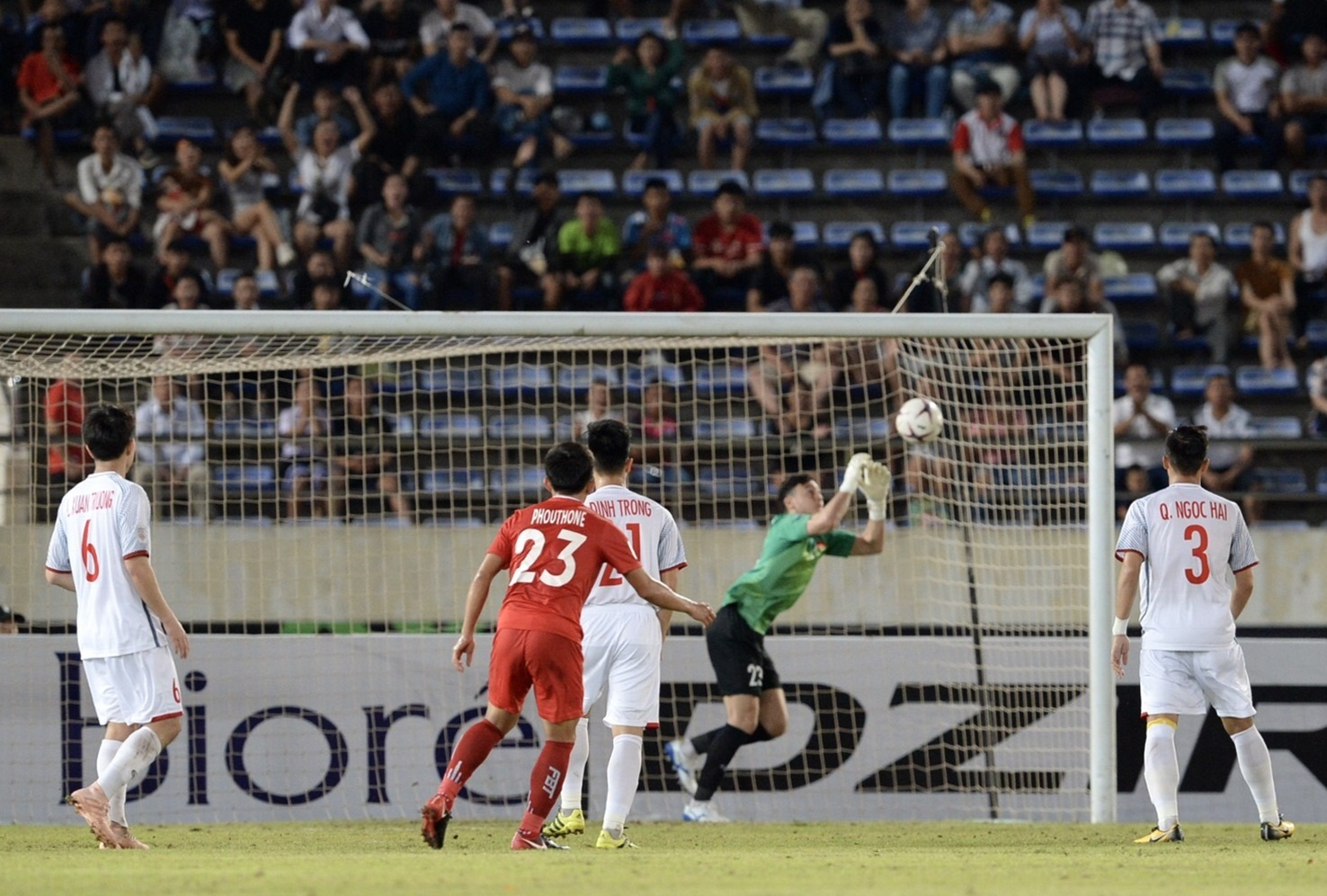 Đặng Văn Lâm, Làm phép, AFF, AFF Cup 2018, Đội tuyển Việt Nam, Lào, Park Hang Seo ảnh 1 Dang Van Lam, Lam phep, AFF, AFF Cup 2018, Doi tuyen Viet Nam, Lao, Park Hang Seo anh 1