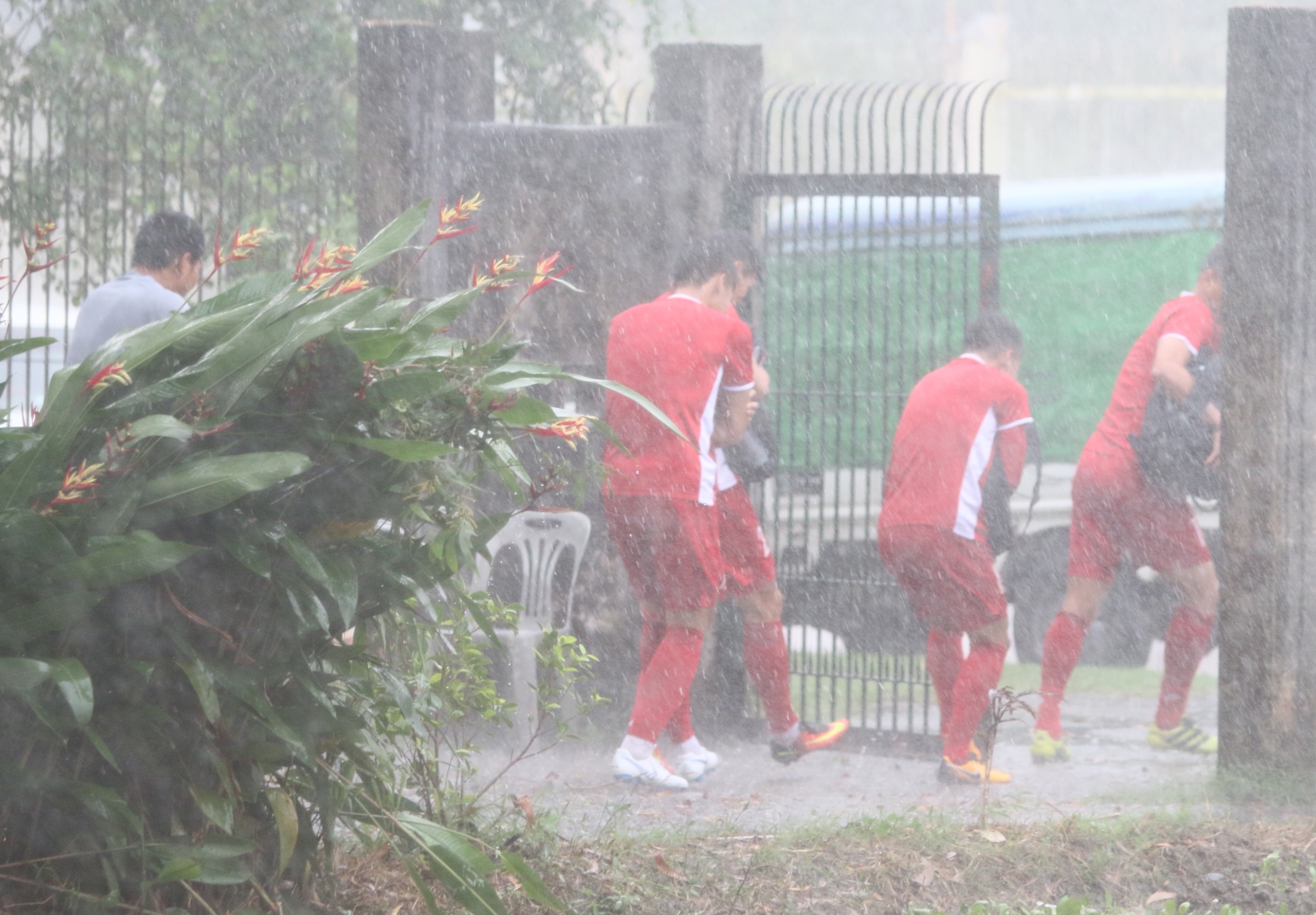 Viet Nam,  doi tuyen,  Myanmar,  Park Hang Seo,  AFF Cup,  troi mua,  kien nhan anh 2