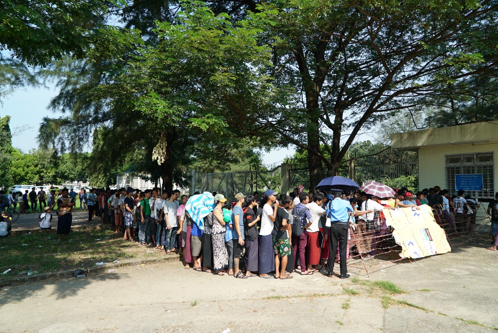 Myanmar,  CDV Myanmar,  doi tuyen Viet Nam,  AFF Cup,  Thuwanna anh 1