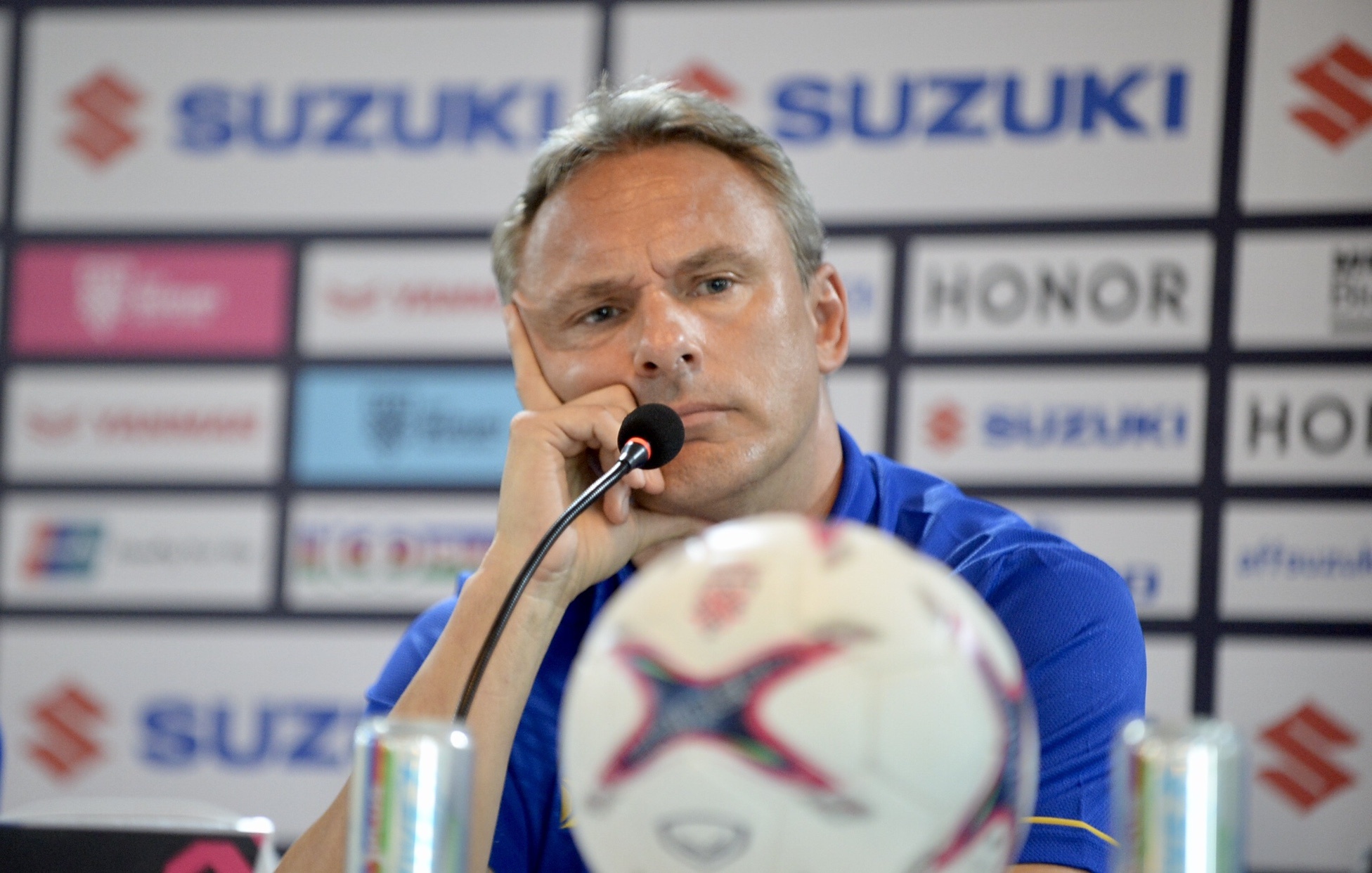 HLV Myanmar tim cach hoa giai hang phong ngu cua Viet Nam hinh anh