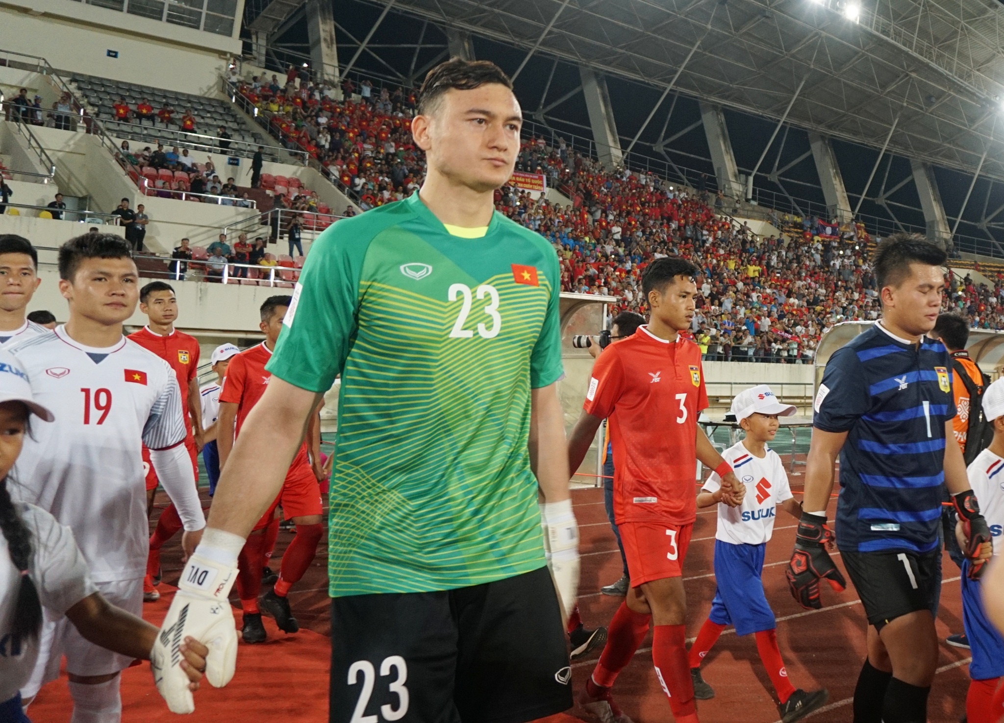 VFF bi AFF phat 10.000 USD vi khong cu cau thu du hop bao hinh anh