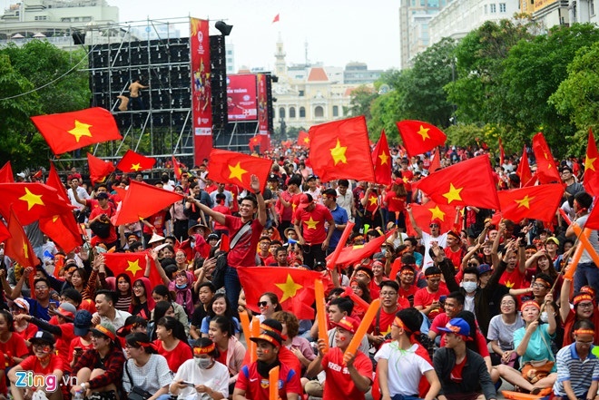 bão số 9, việt nam, campuchia, park hang seo, aff, clb tp.hcm, màn hình led ảnh 2 bao so 9, viet nam, campuchia, park hang seo, aff, clb tp.hcm, man hinh led anh 2