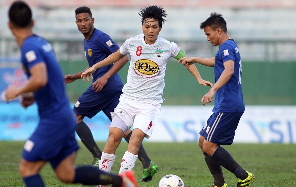 Tien ve Tuan Anh chuan bi tai xuat tren san co hinh anh