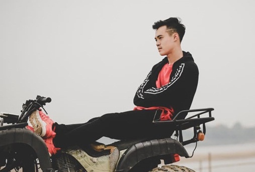 Vi sao Van Toan khong di Philippines cung tuyen Viet Nam? hinh anh