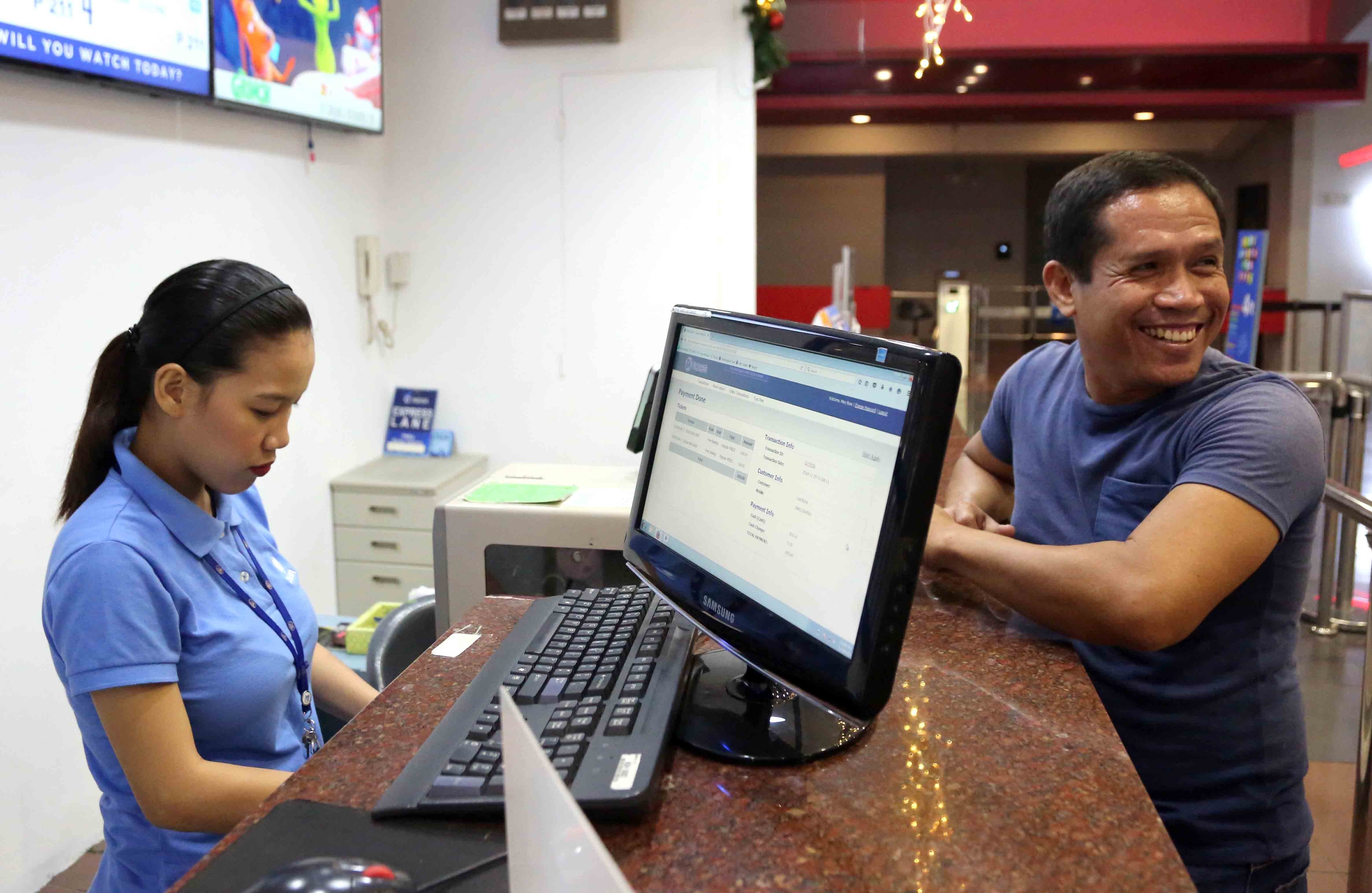 Ve xem Viet Nam thi dau o Philippines: De nhu chon cho xem phim hinh anh