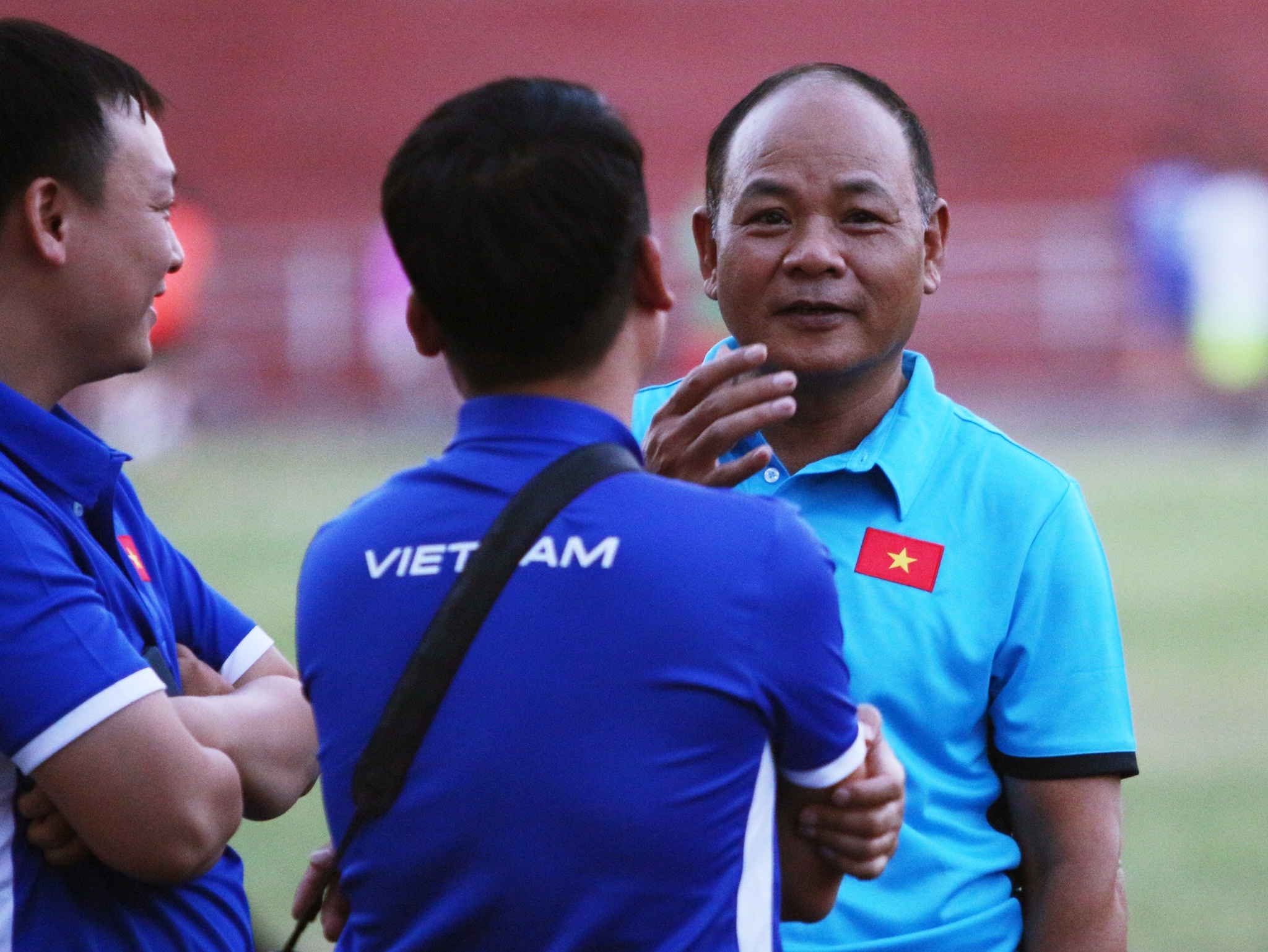 Viet Nam,  Philippines,  dai an bacolod,  ky uc bacolod,  AFF,  Sea Games 2005,  C45,  can bo an ninh,  Park Hang Seo anh 1