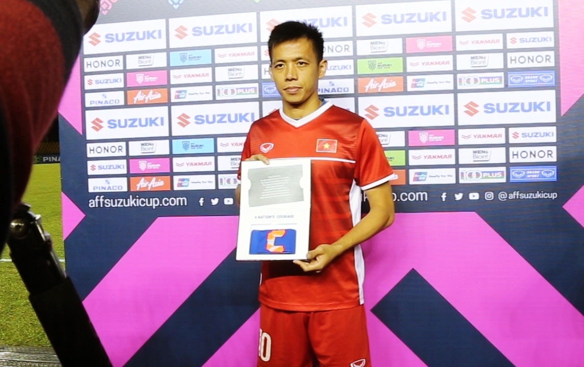 Van Quyet duoc AFF dong vien bang tam bang doi truong dac biet hinh anh