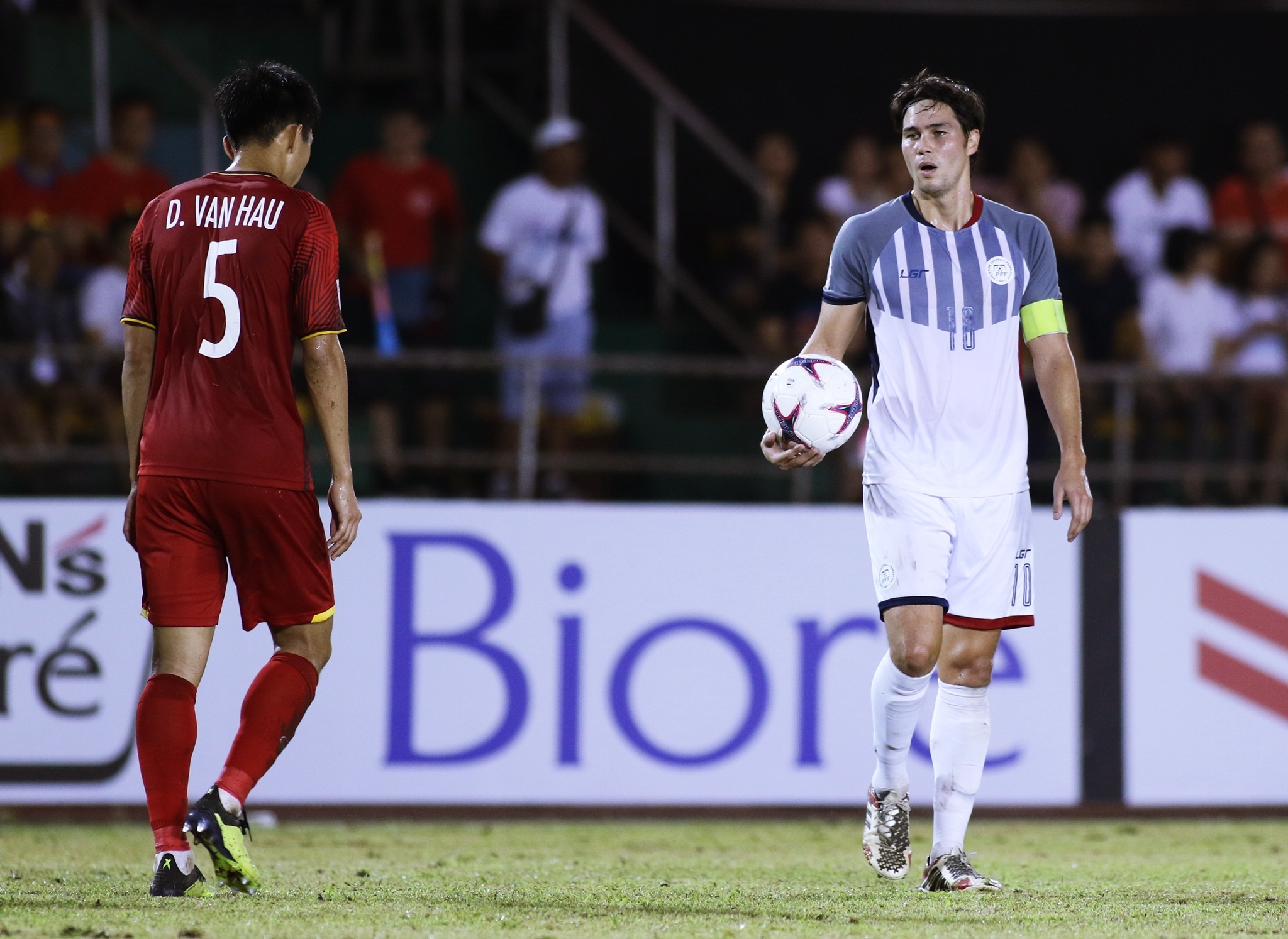 Nha bao Philippines: Dau voi Viet Nam se thay doi nen bong da nuoc nha hinh anh