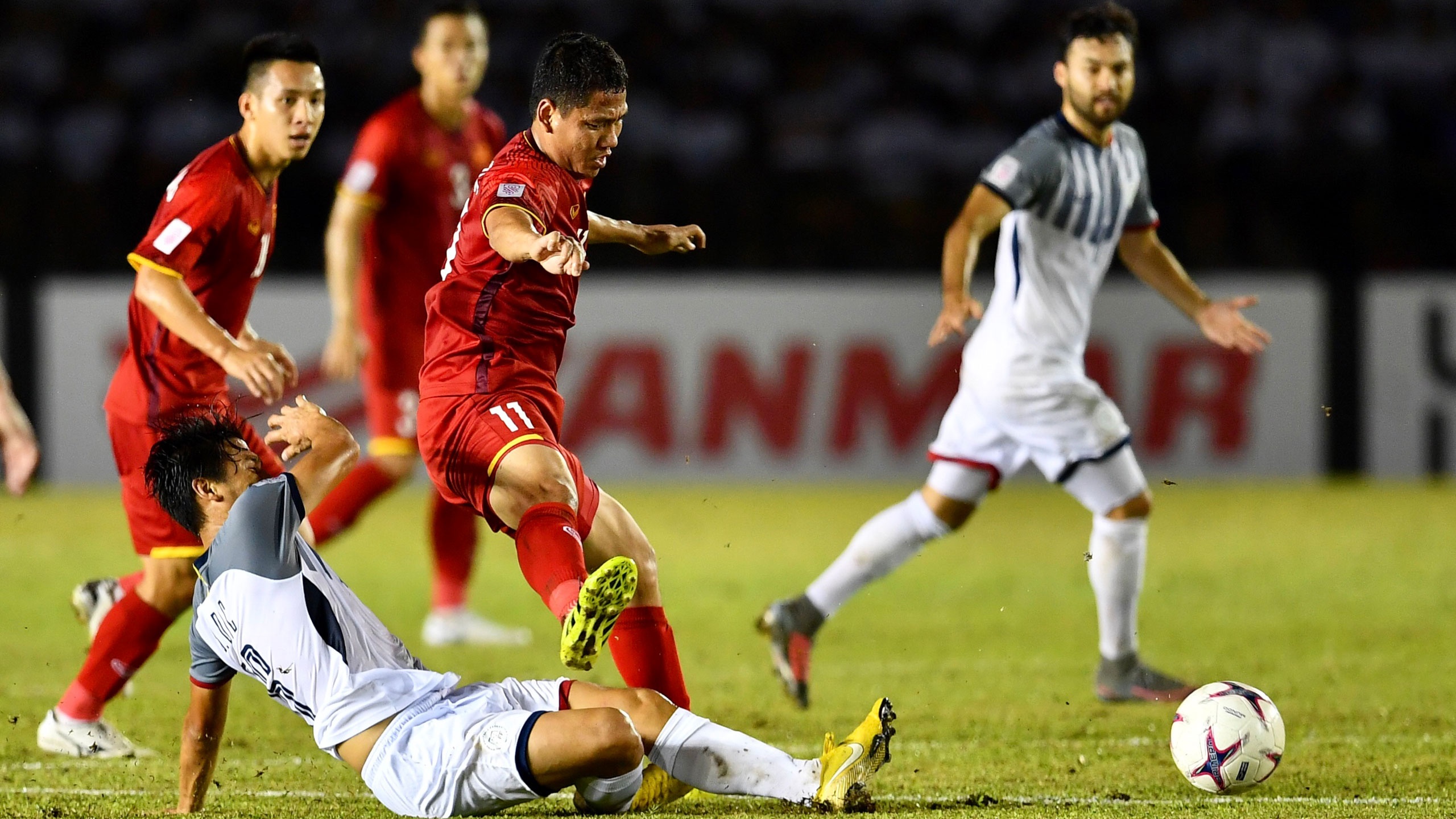 ‘Thang tuyen Viet Nam se la cu hich manh me voi bong da Philippines’ hinh anh