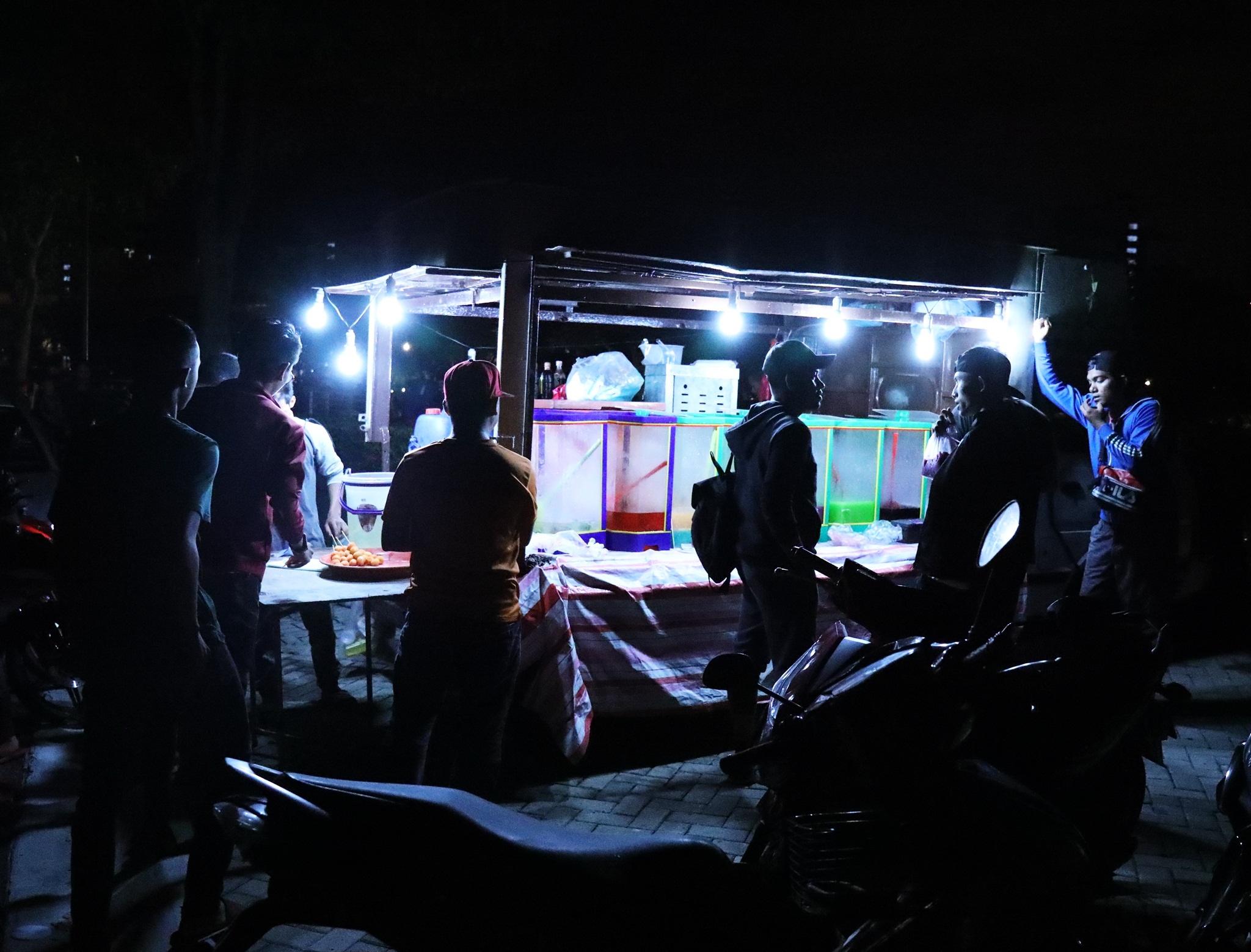 Malaysia,  Viet Nam,  AFF,  AFF Cup,  CDV,  Bukit Jalil,  mua ve,  xep hang anh 9