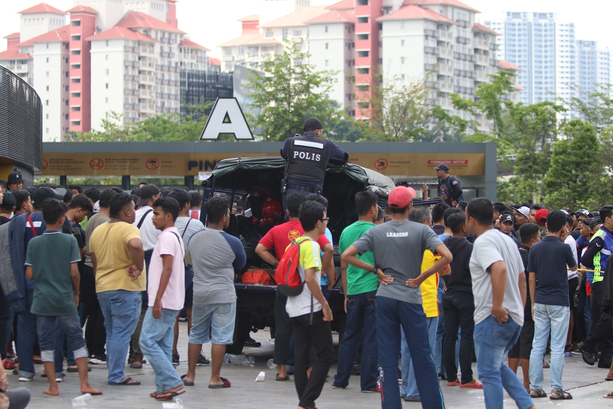 ve chung ket,  CDV,  Viet Nam,  Malaysia,  AFF,  hon loan,  bukit jalil anh 3