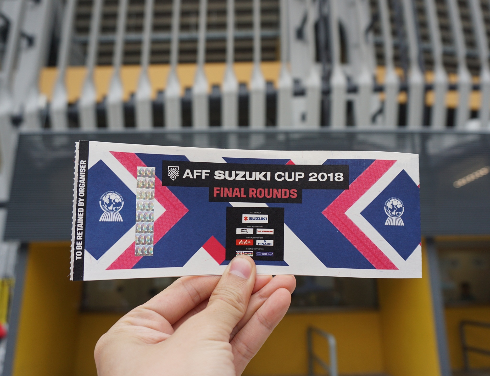 Gia ve tran chung ket van chua ha nhiet, 18 trieu dong cho doi ve VIP hinh anh