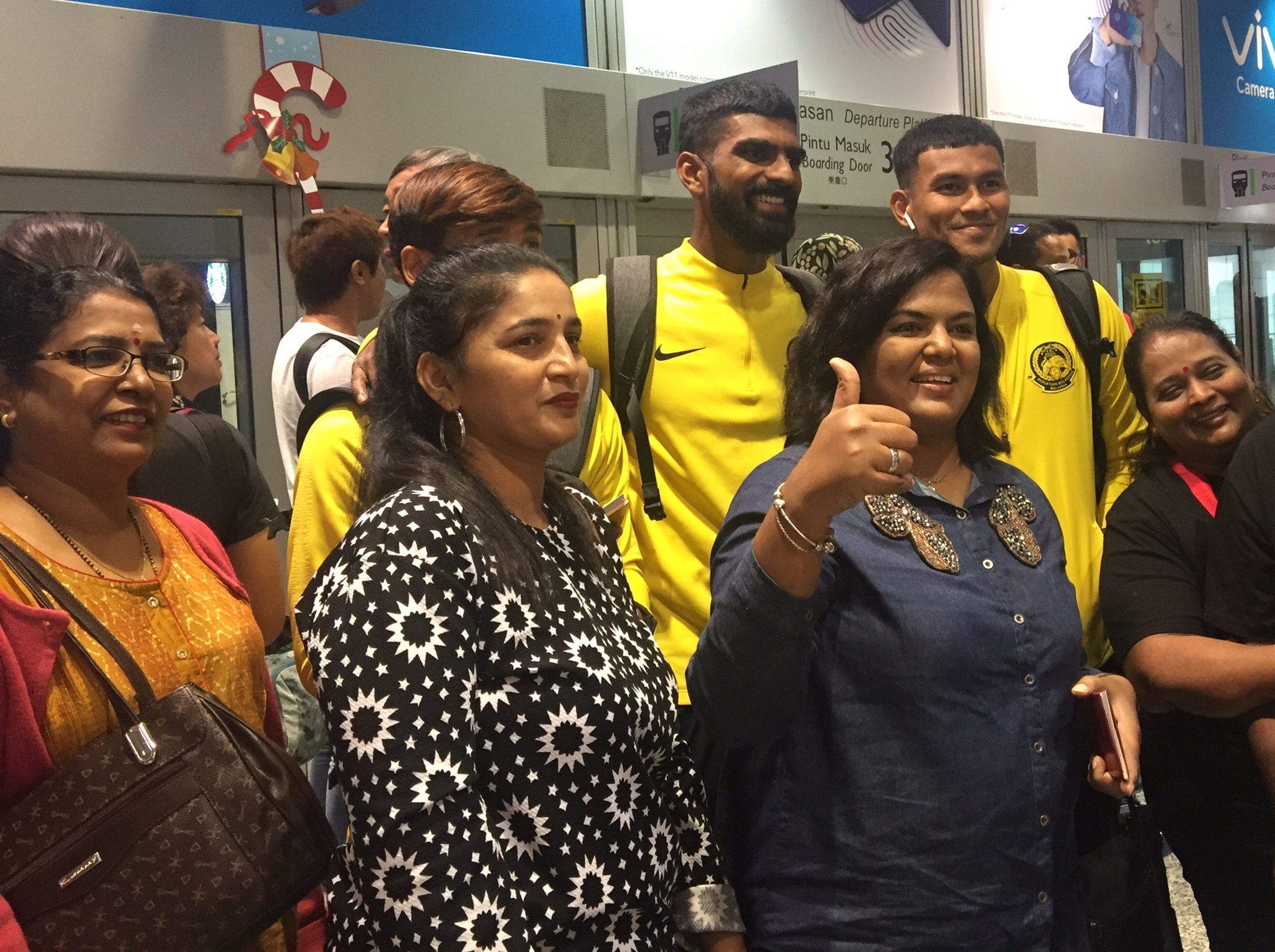 Tuyen Malaysia len duong den Ha Noi da chung ket luot ve AFF Cup hinh anh