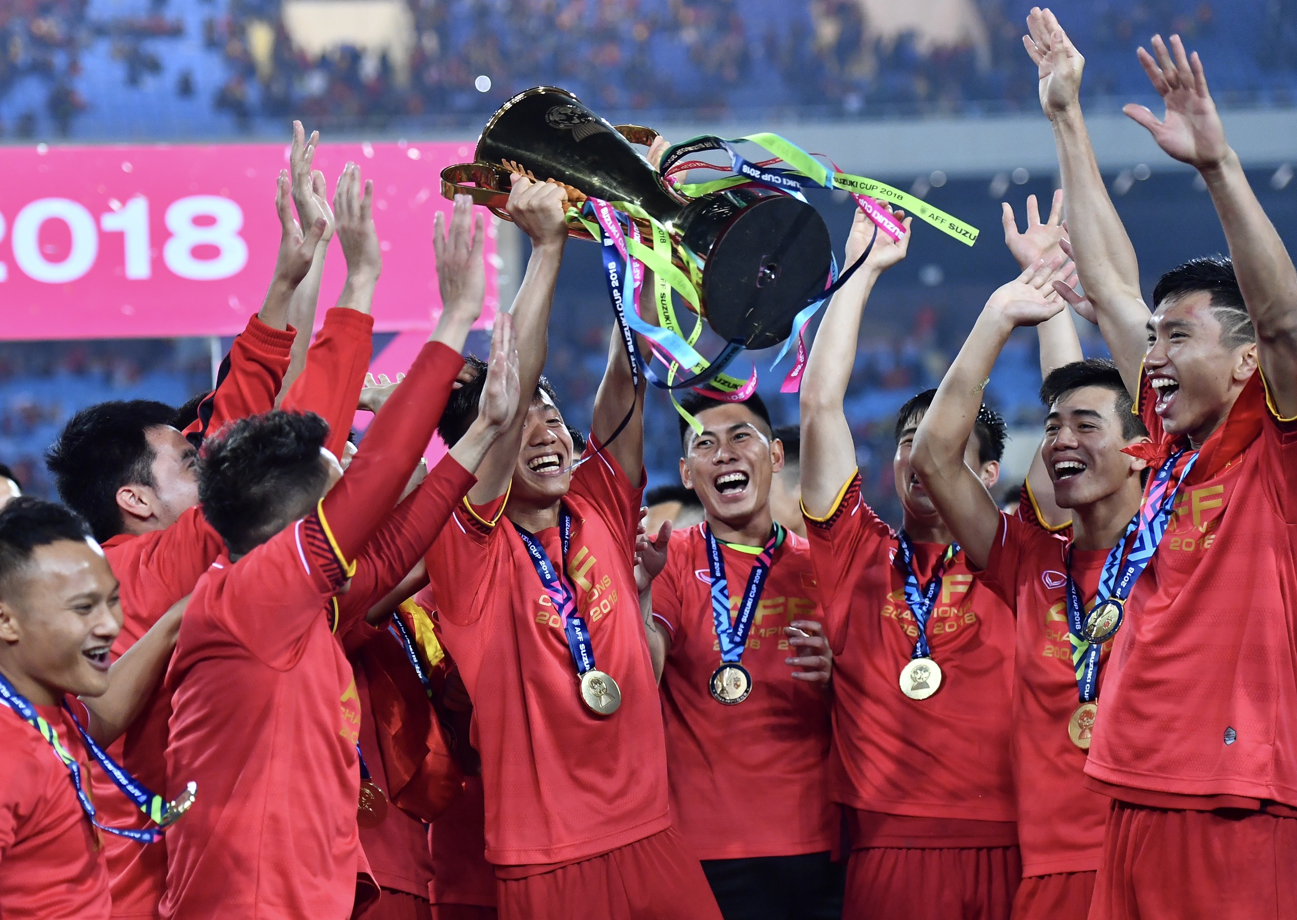 Hoàng Anh Tuấn, Đình Trọng, Quả bóng vàng, Park Hang Seo, Nguyễn Quang Hải, ĐTQG ảnh 3 Hoang Anh Tuan, Dinh Trong, Qua bong vang, Park Hang Seo, Nguyen Quang Hai, DTQG anh 3