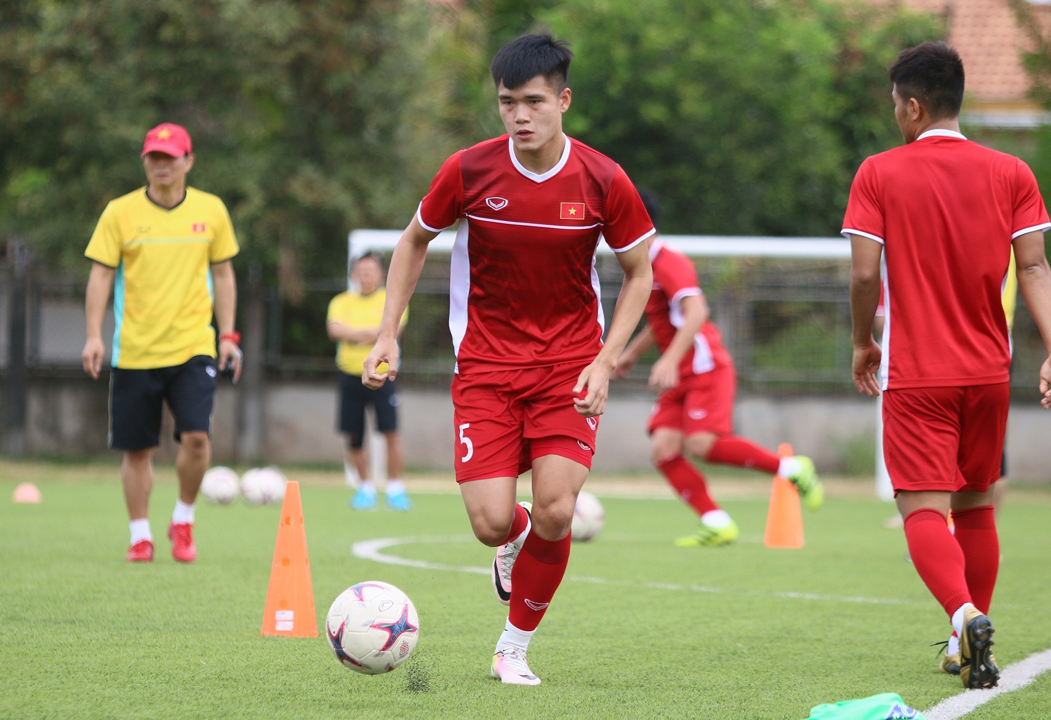 Luc Xuan Hung,  Viet Nam,  chan thuong day chang,  Trieu Tien,  Asiad,  AFF Cup 2018,  Dinh Trong anh 2