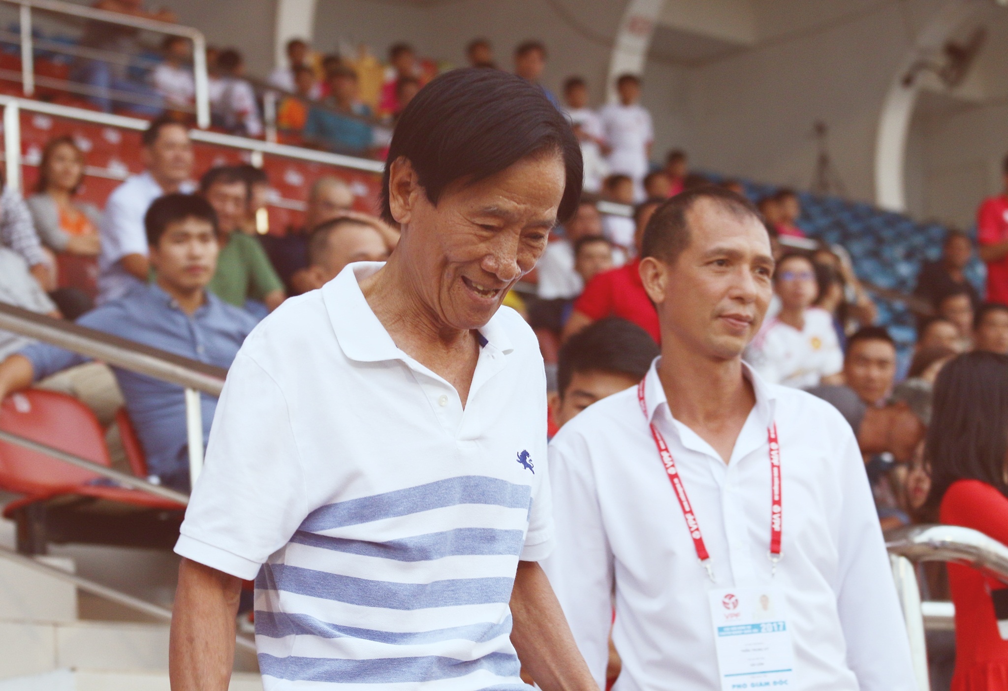 Ho Thanh Cang,  Nhat Ban,  Viet Nam,  Asian Cup,  Doi giay nho,  Park Hang Seo anh 1