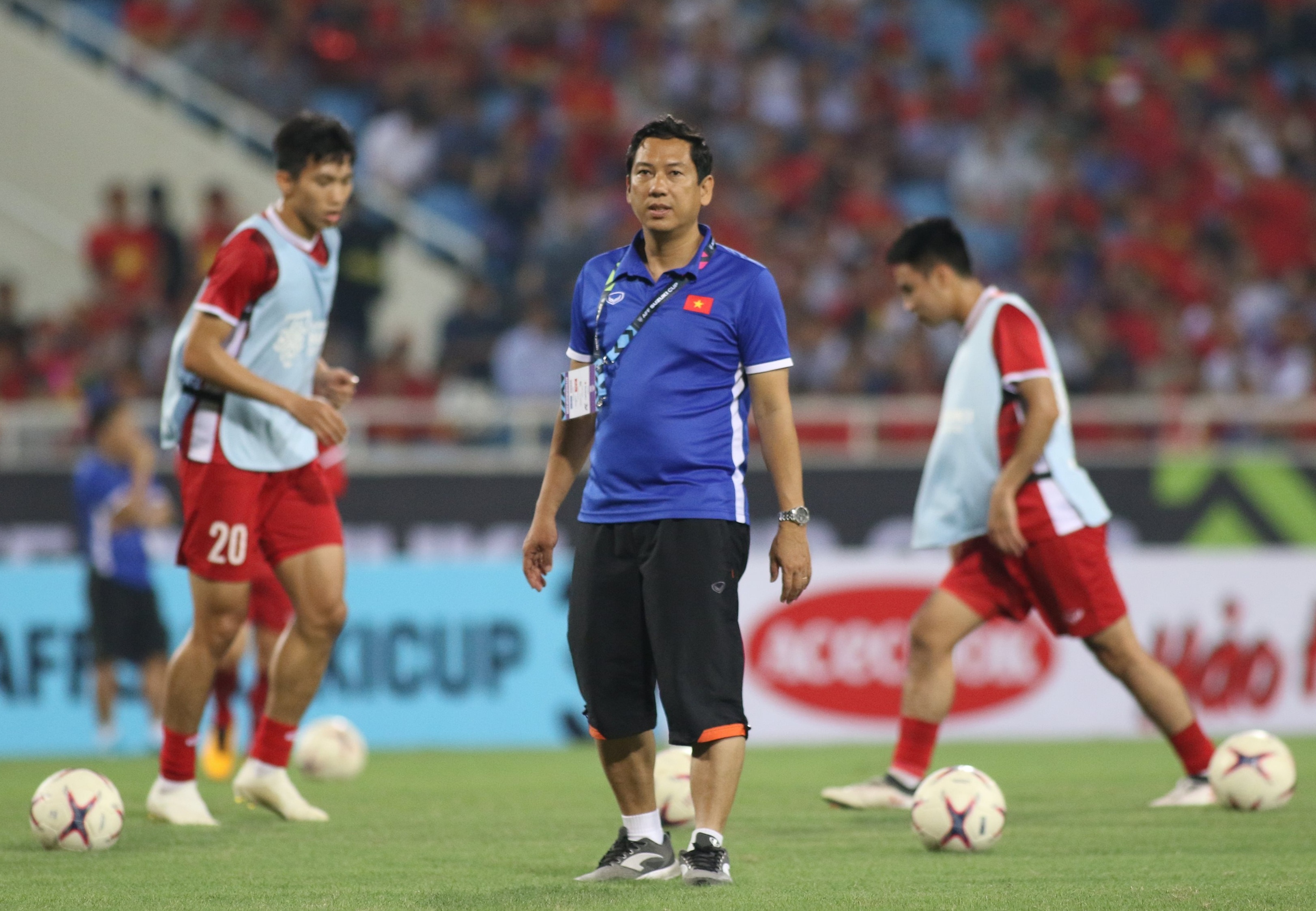 Phan Duy Tuan,  tro ly ngon ngu,  Park Hang Seo,  Asian Cup,  cay den than,  Aladin,  Nghin le mot dem,  Yemen anh 4