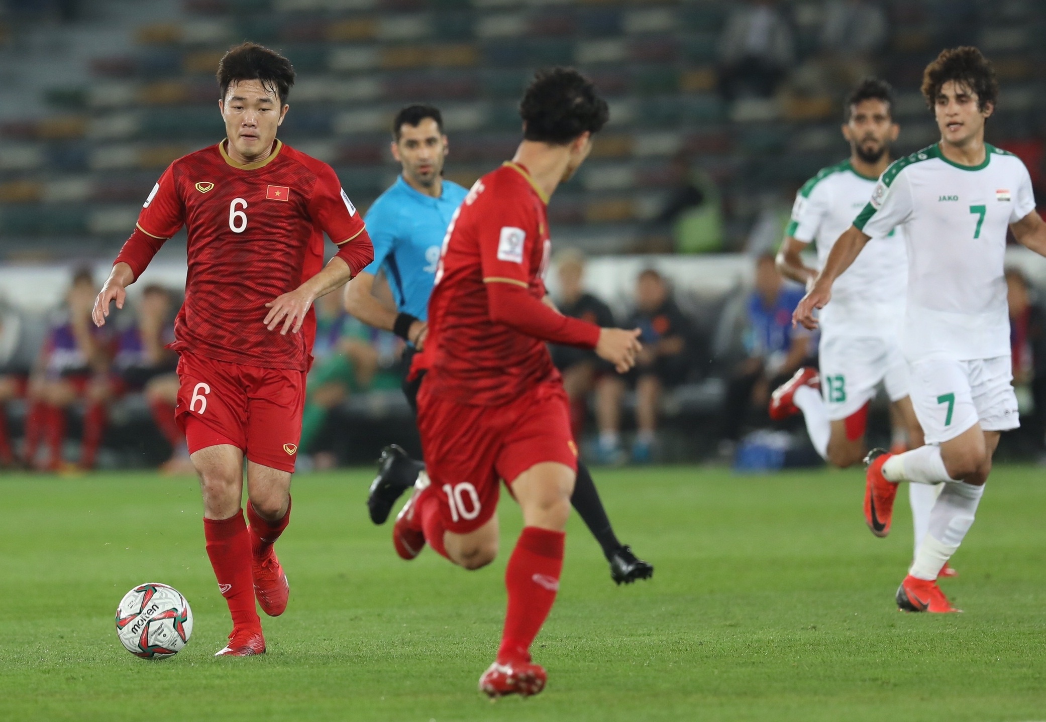 Cong Phuong,  Incheon United,  Lee Dong Jun,  Luong Xuan Truong,  HAGL,  K League,  Dang Van Lam,  Muangthong United anh 1