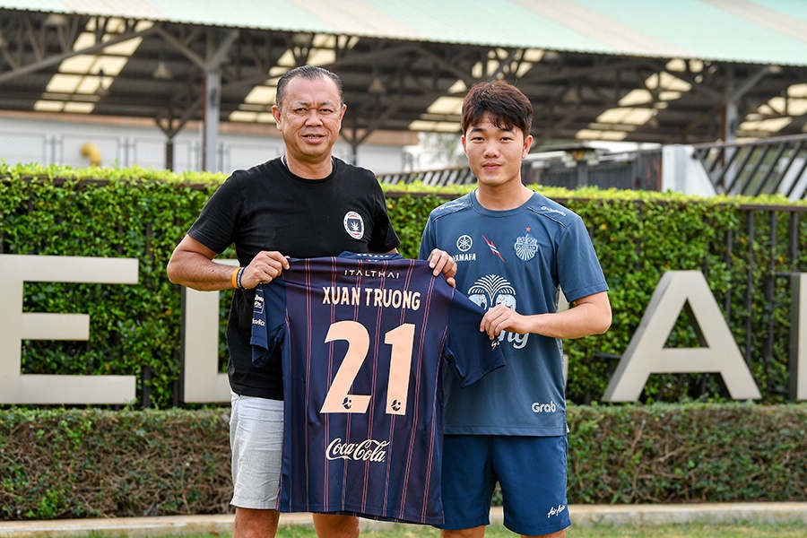 Luong Xuan Truong,  Dang Van Lam,  Thai League,  Buriram United,  Muangthong United,  HAGL,  Newin Chidchob anh 2