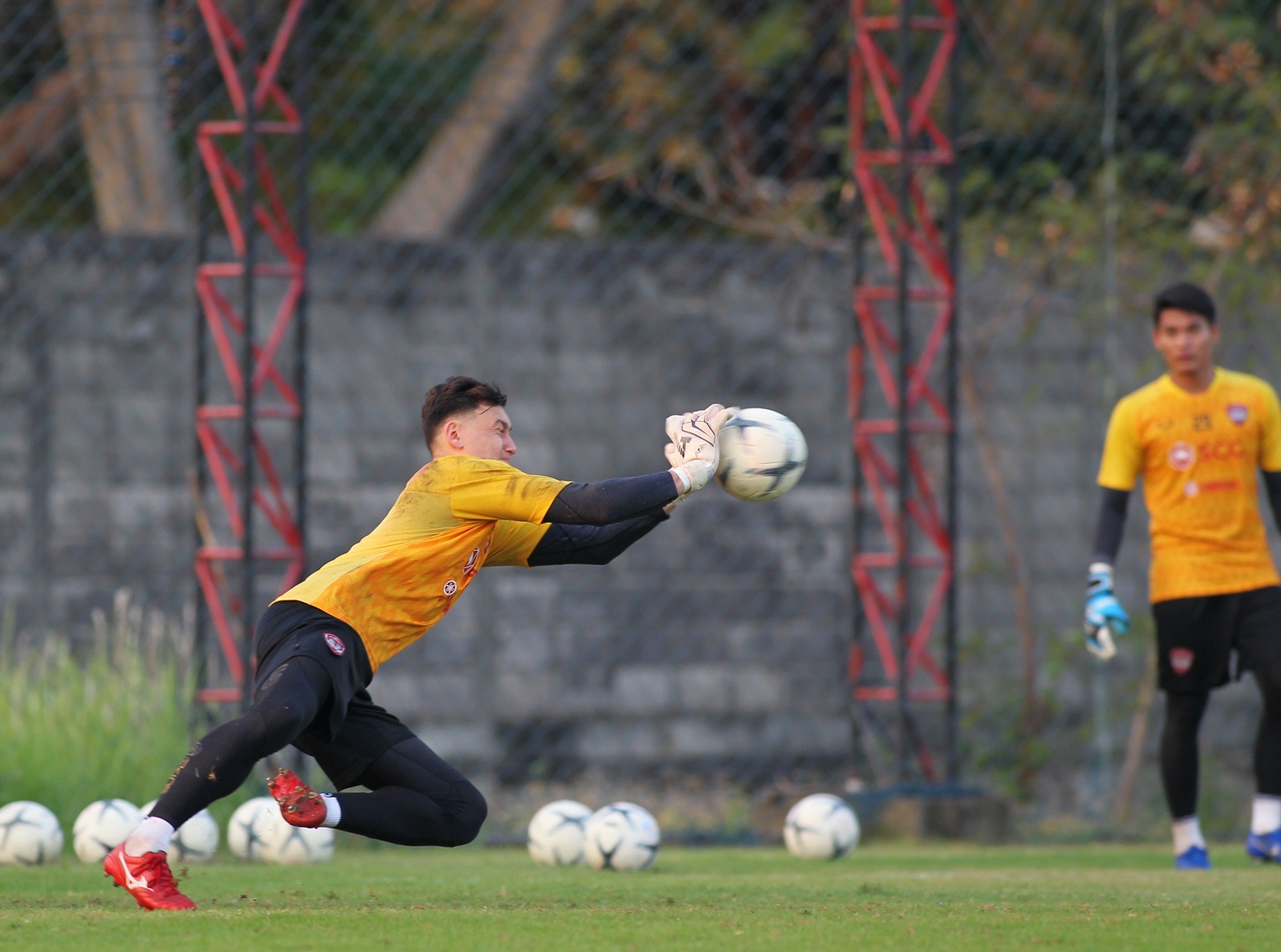 Dang Van Lam,  day chuyen,  Muangthong United,  PT Prachuap,  Viet Nam,  Nga,  Thai League,  AFF Cup 2018 anh 9