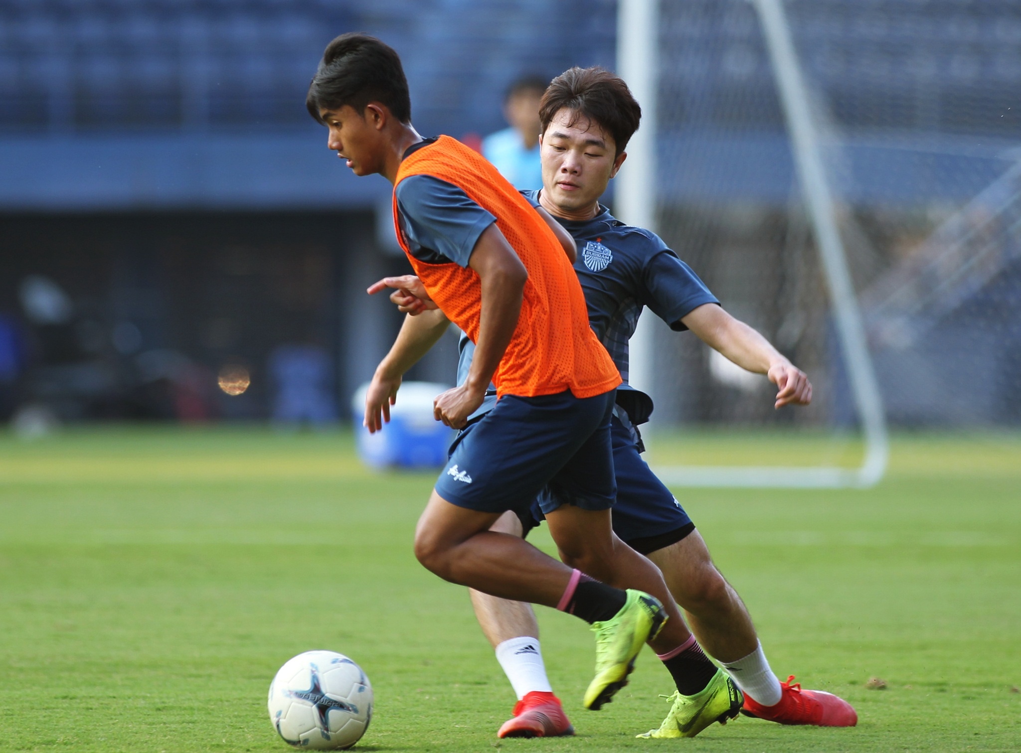 Luong Xuan Truong,  Nguyen Tuan Anh,  Tuan Anh,  HAGL,  Buriram United,  Andrea Pirlo anh 6