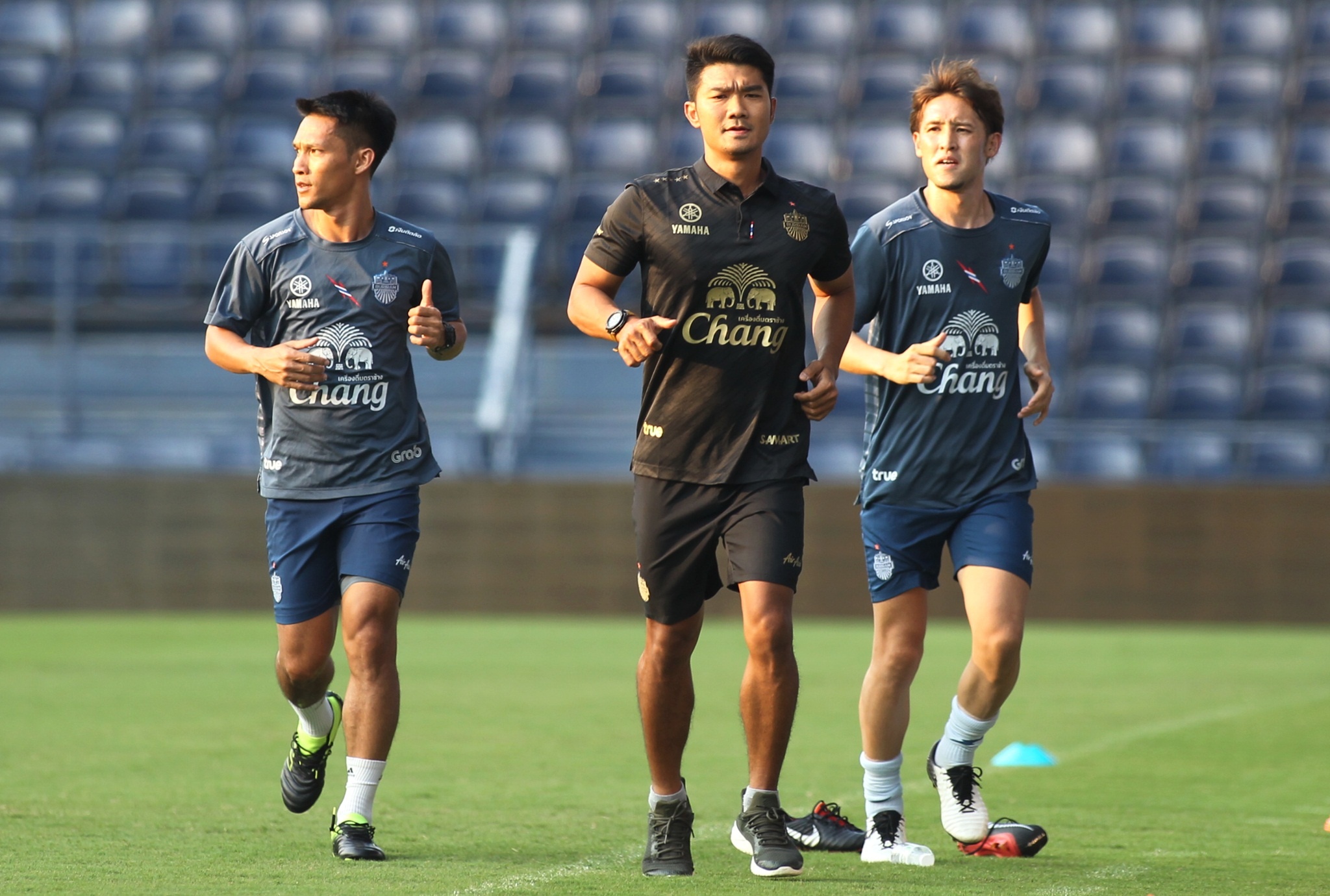 Luong Xuan Truong,  Nguyen Tuan Anh,  Tuan Anh,  HAGL,  Buriram United,  Andrea Pirlo anh 10