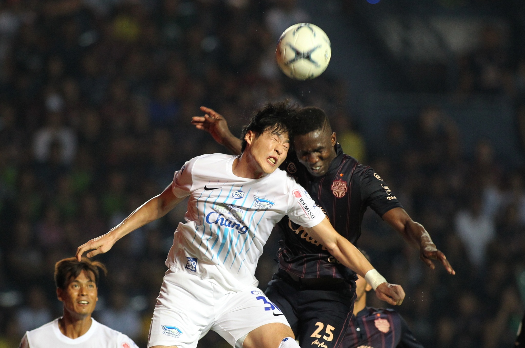 Luong Xuan Truong,  Xuan Truong,  Buriram United,  Chonburi,  Thai League,  Bozidar Bandovic anh 10