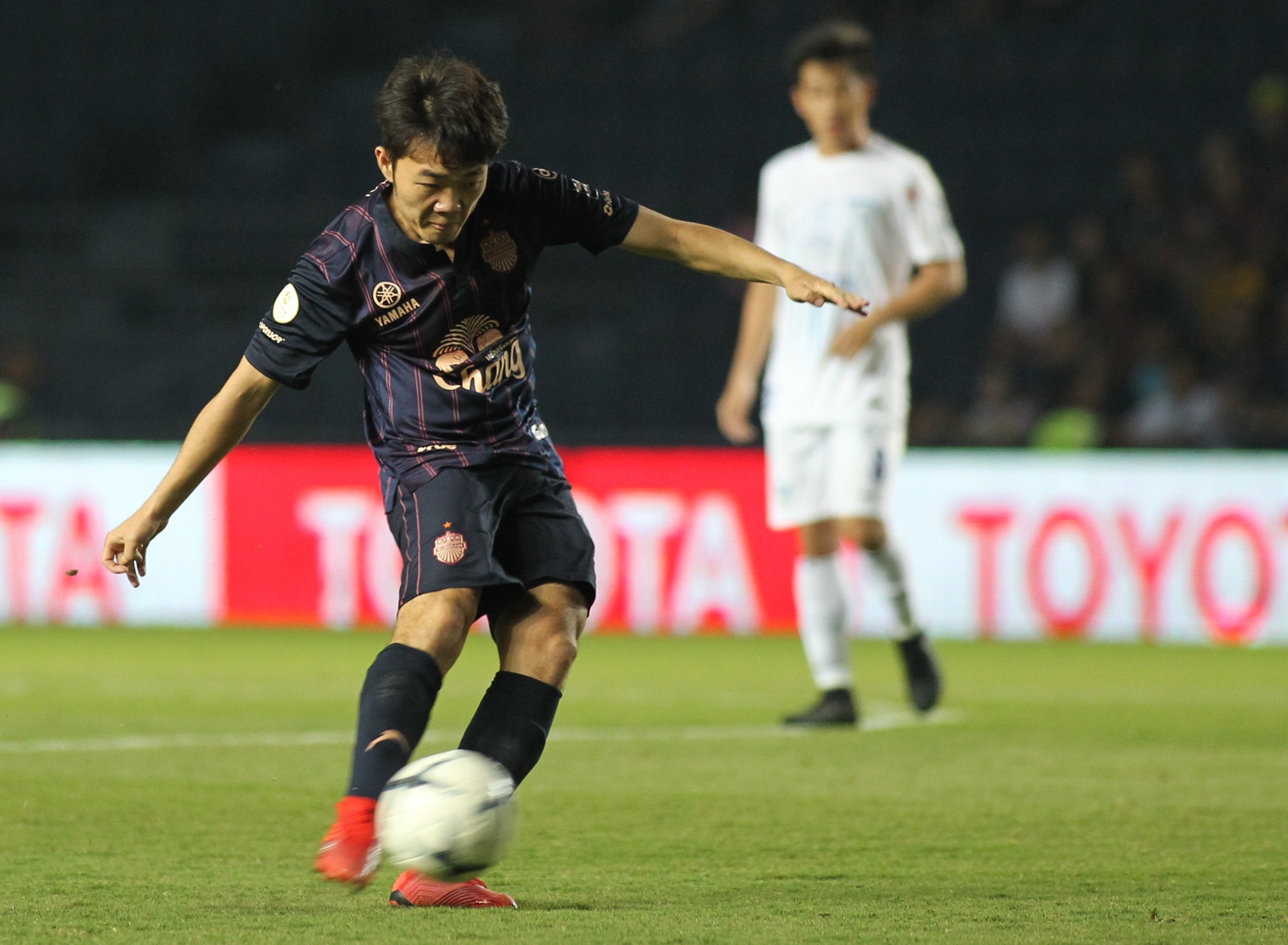 Luong Xuan Truong,  Xuan Truong,  Buriram United,  Chonburi,  Thai League,  Bozidar Bandovic anh 5