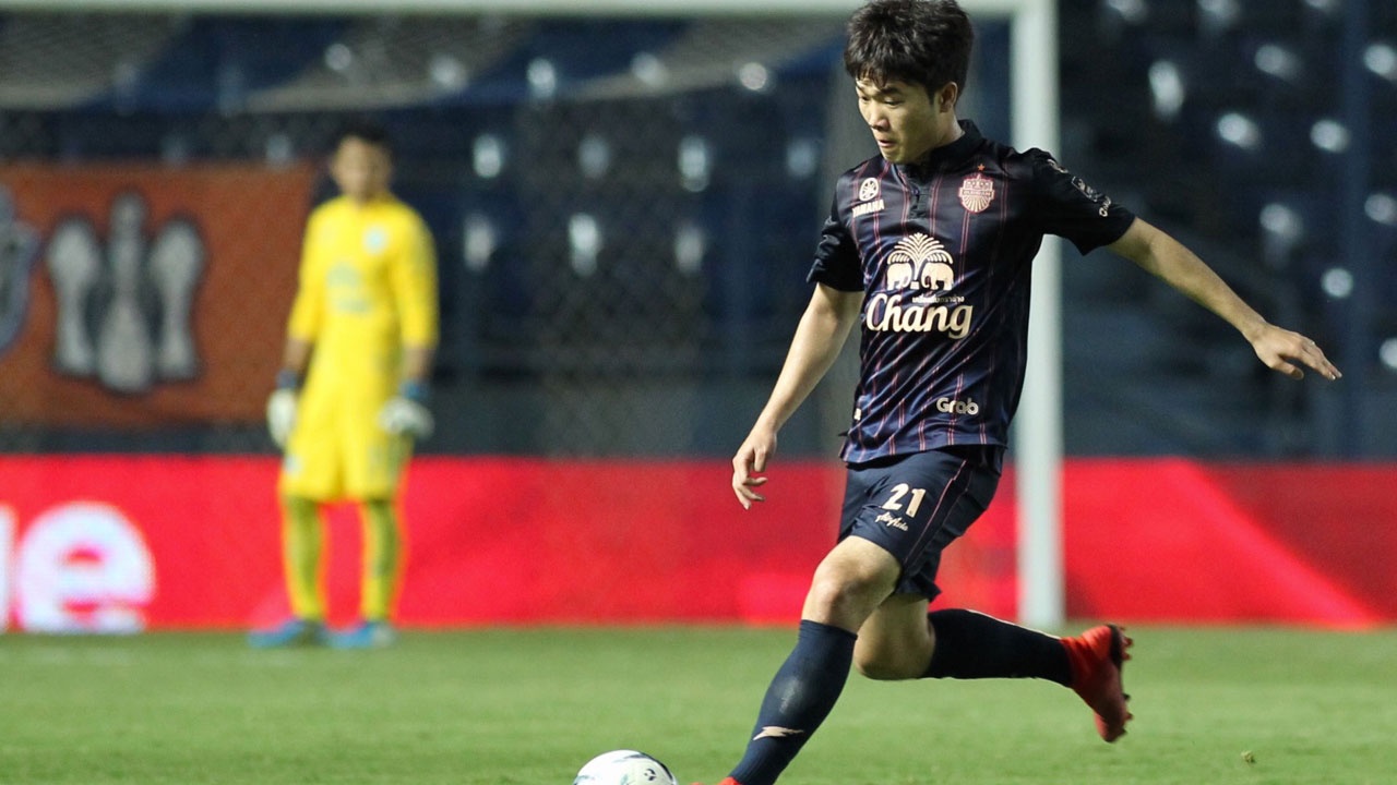 Vi sao Xuan Truong chi thi dau 50 phut o tran ra mat Thai League? hinh anh