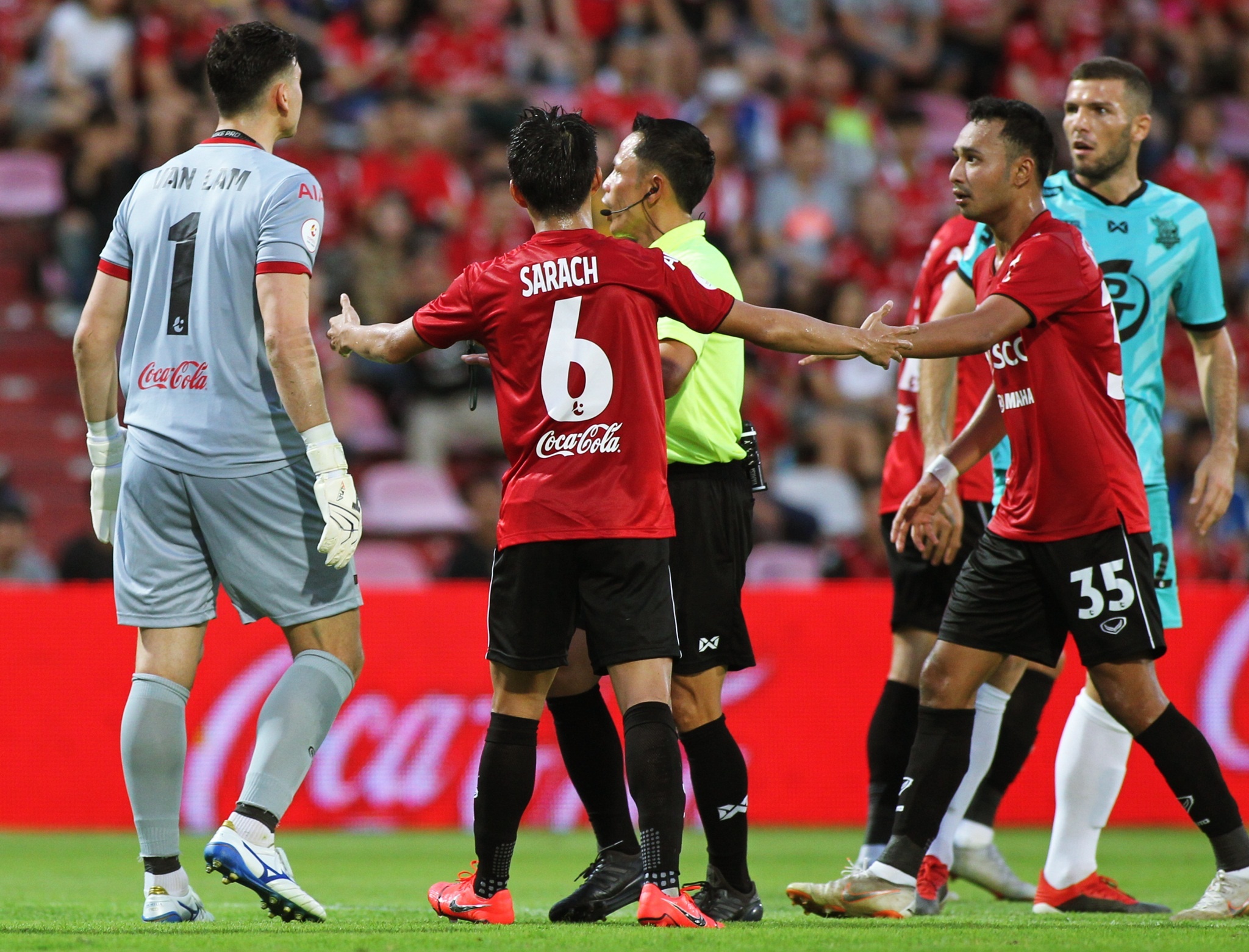Dang Van Lam,  Muangthong United,  Thai League,  PT Prachuap,  Viet Nam,  Thai Lan anh 2